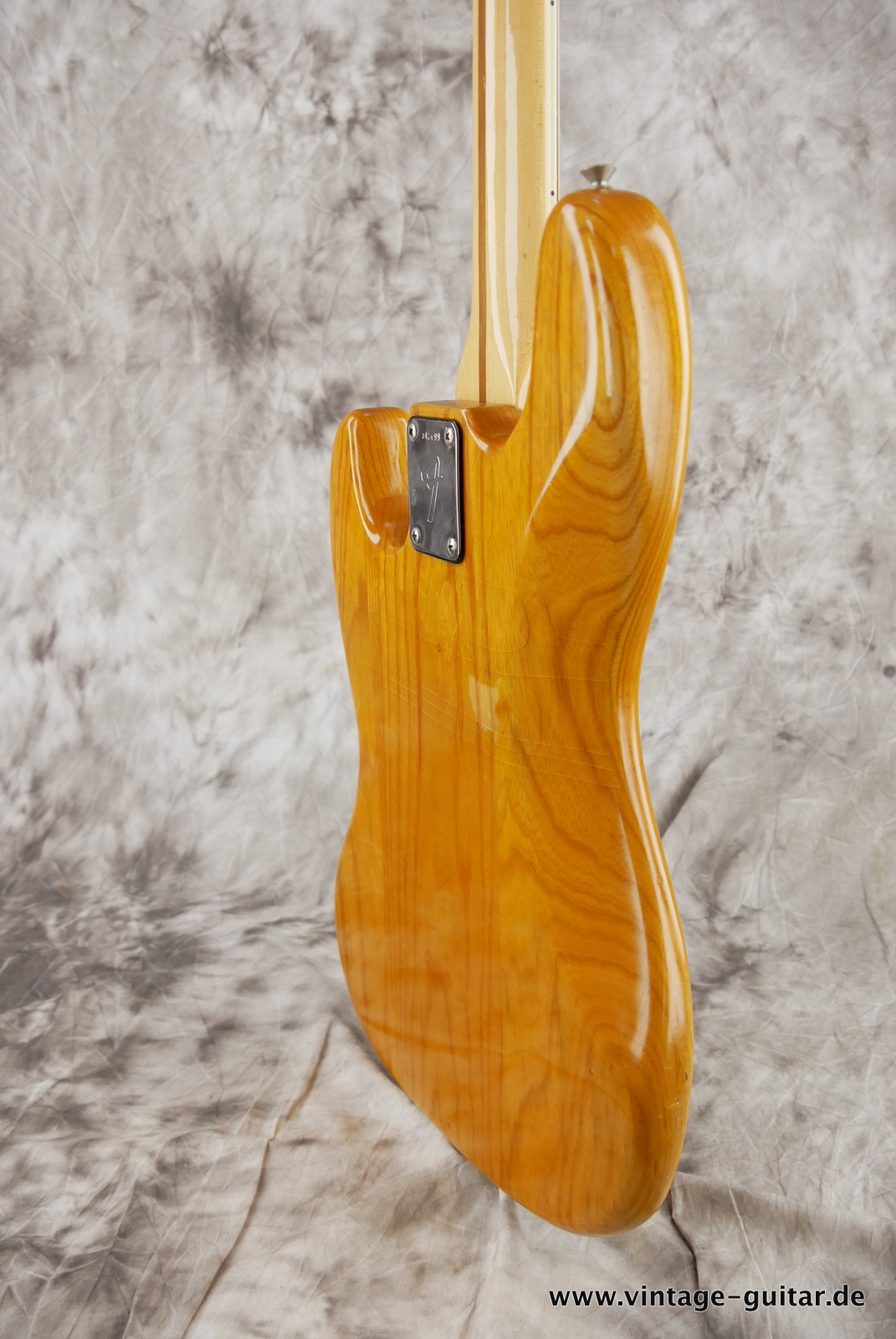 fender-jazz-bass-1979-natural-012.JPG