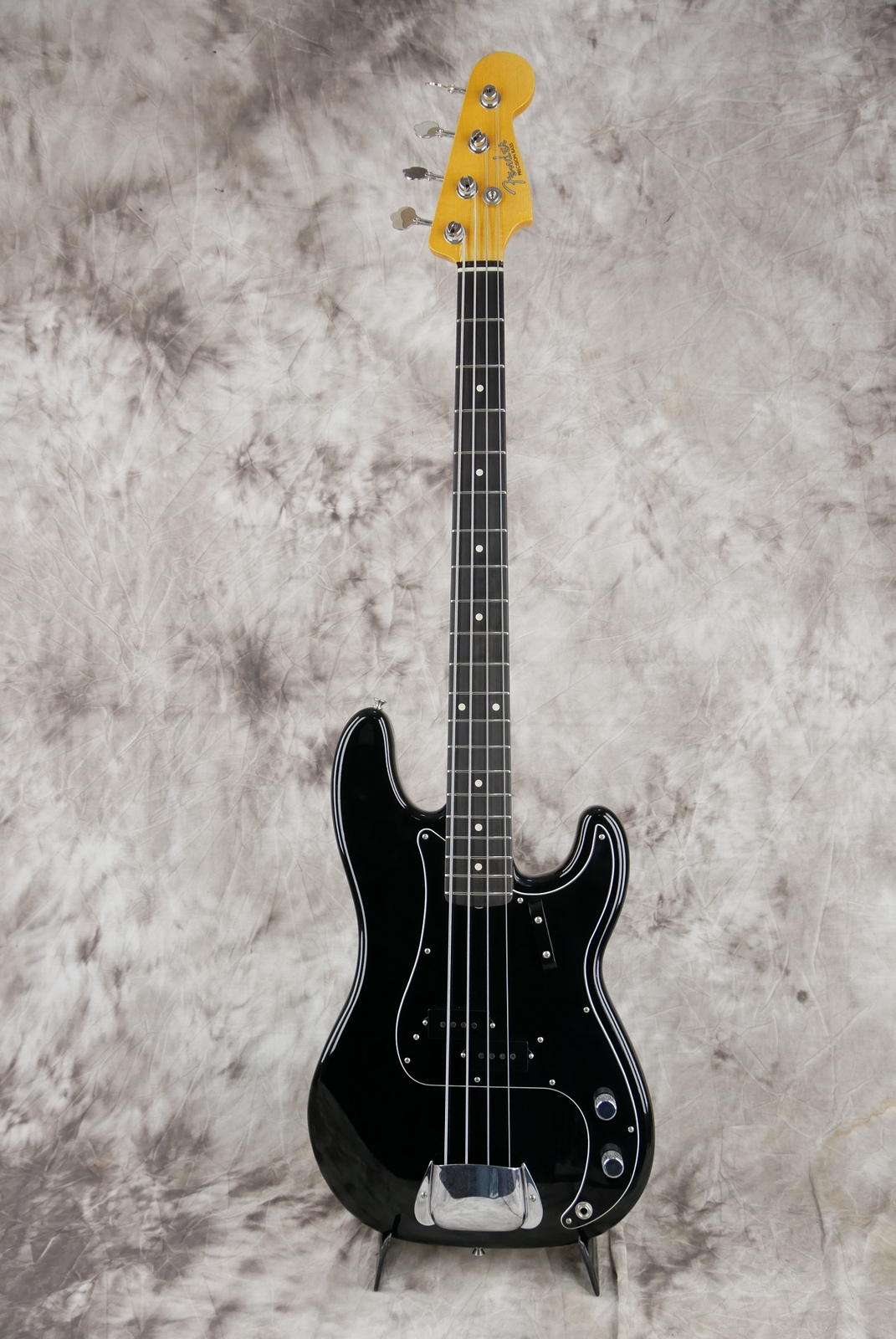 img/vintage/5334/Fender-Precision-Bass-59-RI-black-Custom-Shop-ebony-fretboard-001.JPG