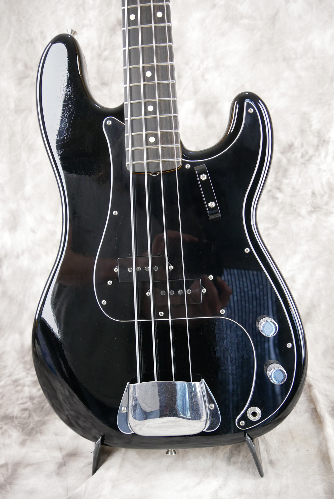img/vintage/5334/Fender-Precision-Bass-59-RI-black-Custom-Shop-ebony-fretboard-003.JPG