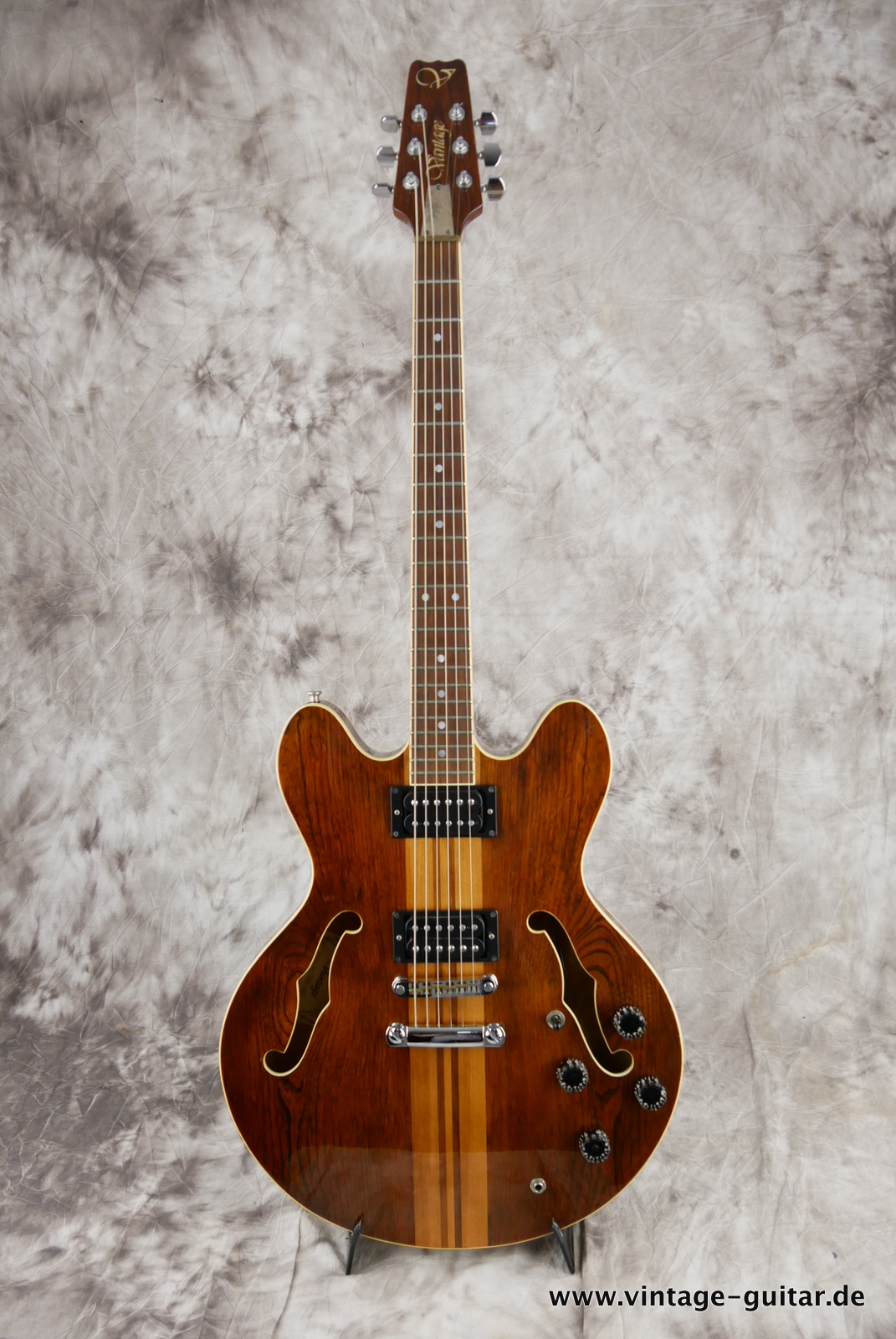 Vantage-VSH-455-1980c-walnut-001.JPG