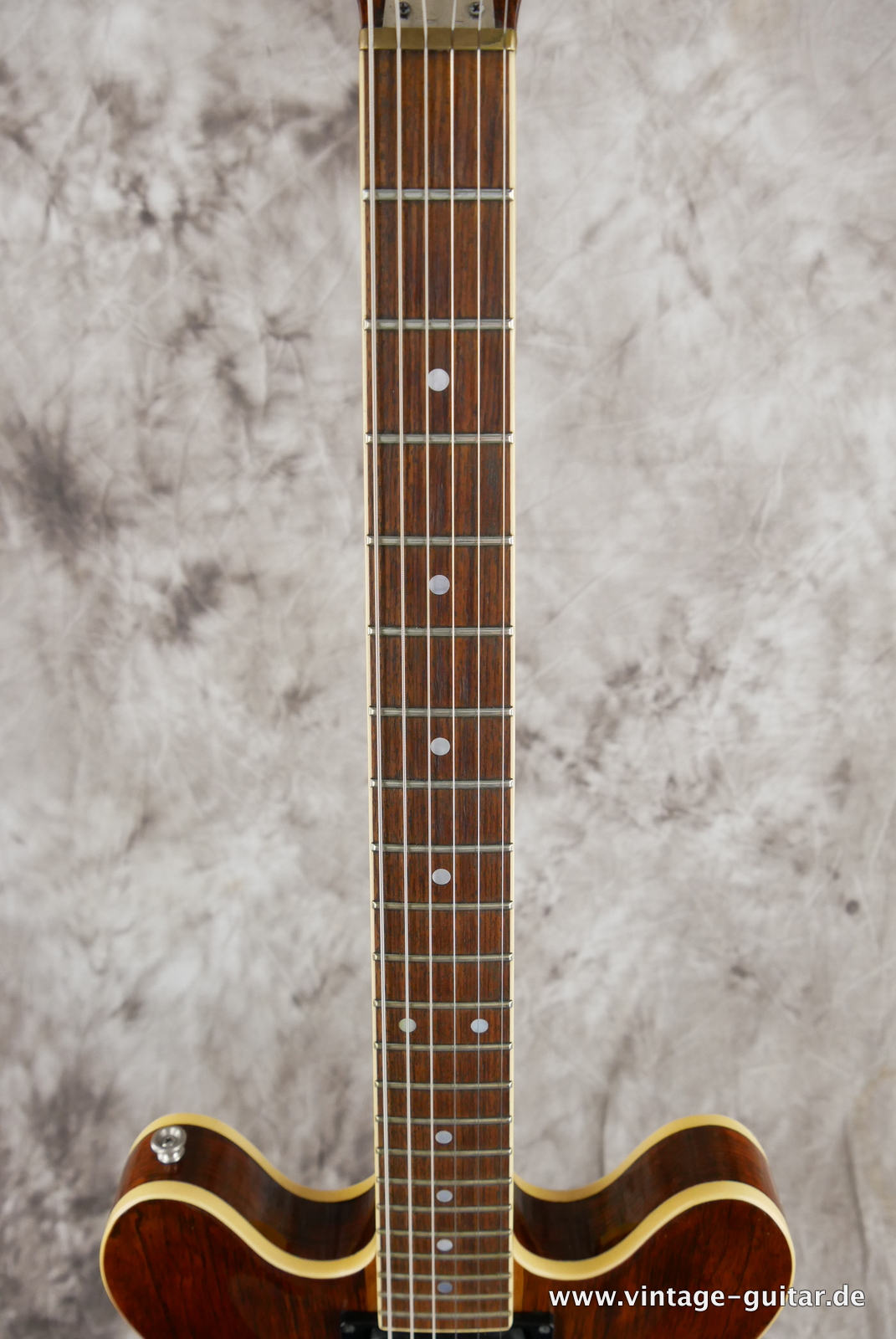 Vantage-VSH-455-1980c-walnut-005.JPG