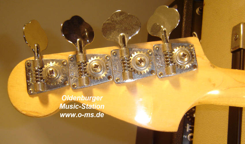 Fender-Mustang-Bass-6.jpg