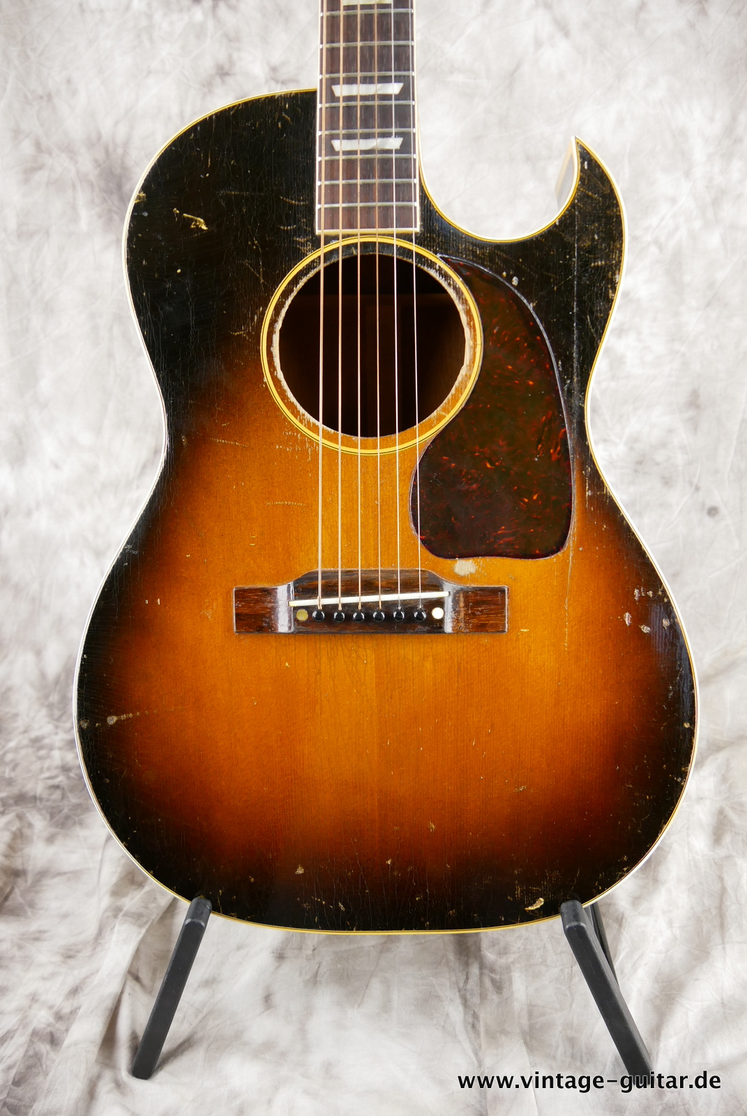 Gibson-CF-100-1950-sunburst-007.JPG