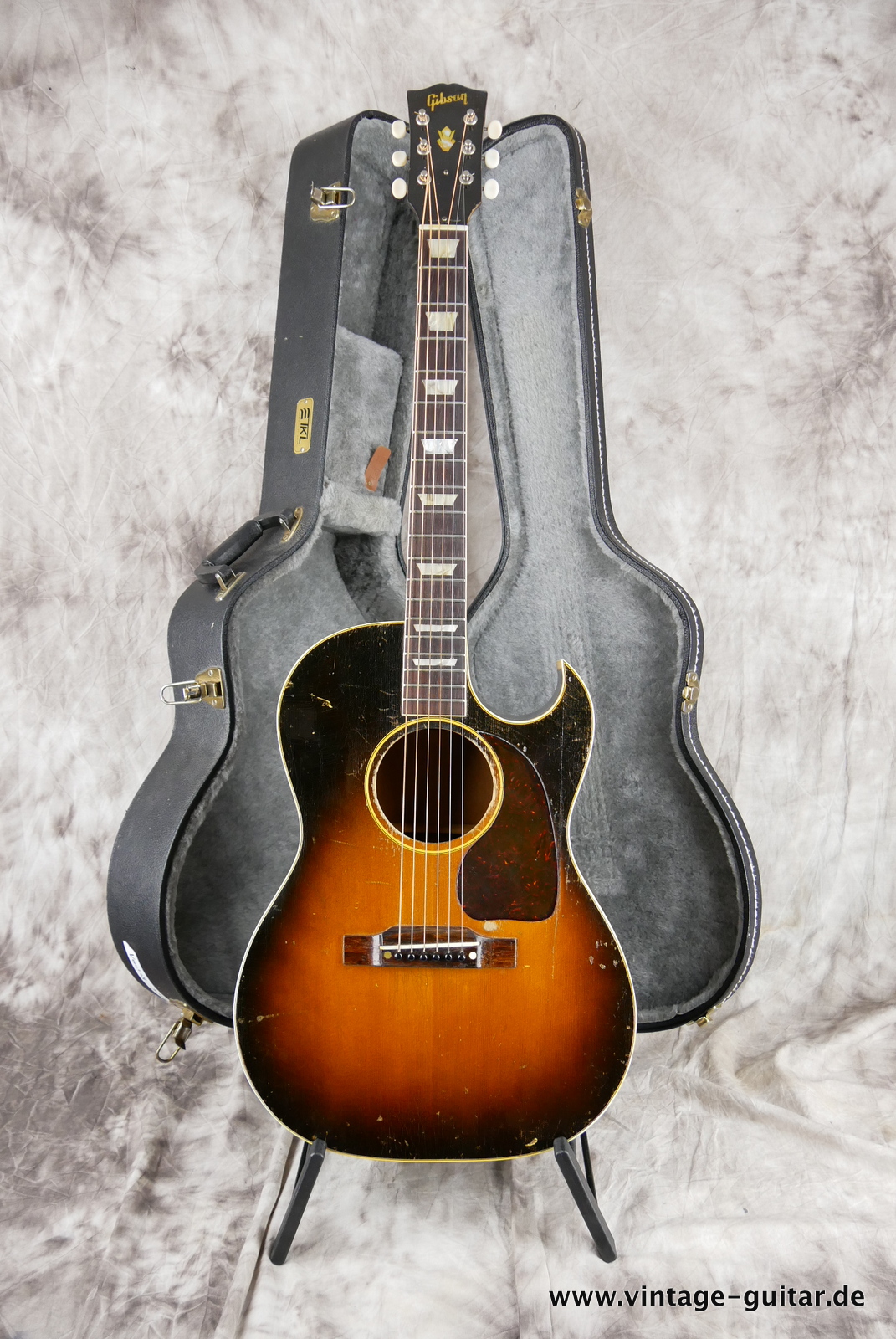 Gibson-CF-100-1950-sunburst-013.JPG