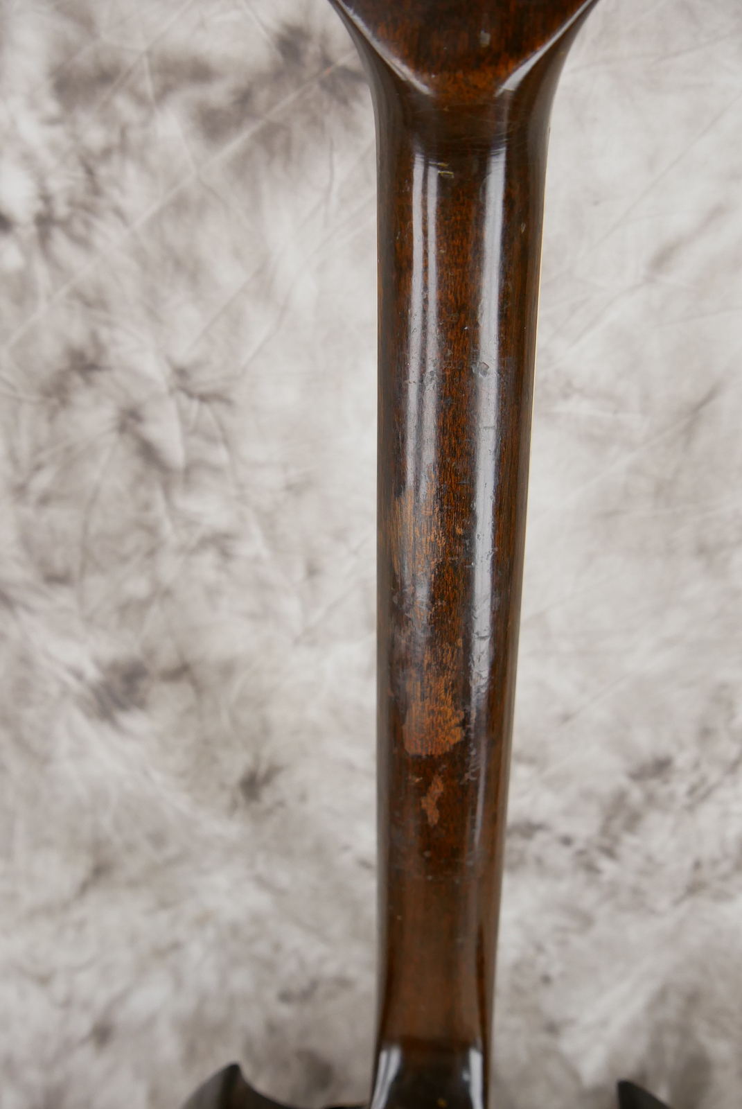 img/vintage/5359/Gibson_SG_Deluxe_bigsby_1971_1972_walnut_cts-pots_1966-006.JPG