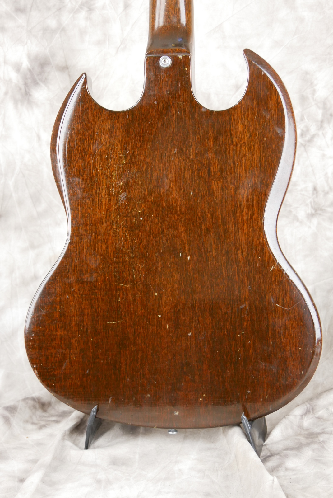 img/vintage/5359/Gibson_SG_Deluxe_bigsby_1971_1972_walnut_cts-pots_1966-008.JPG