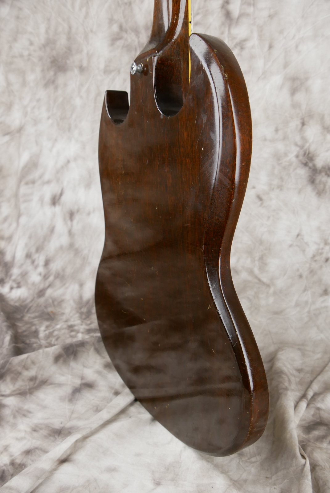 img/vintage/5359/Gibson_SG_Deluxe_bigsby_1971_1972_walnut_cts-pots_1966-012.JPG
