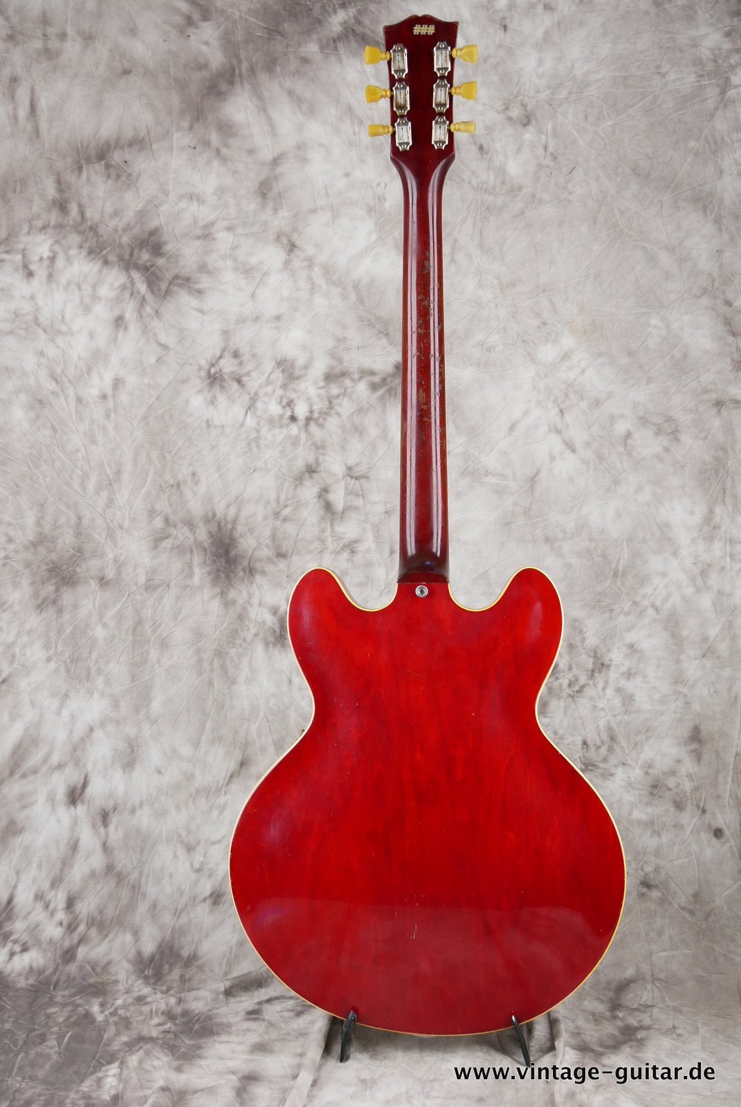 Gibson_ES_335_TDC_cherry_1964-002.JPG