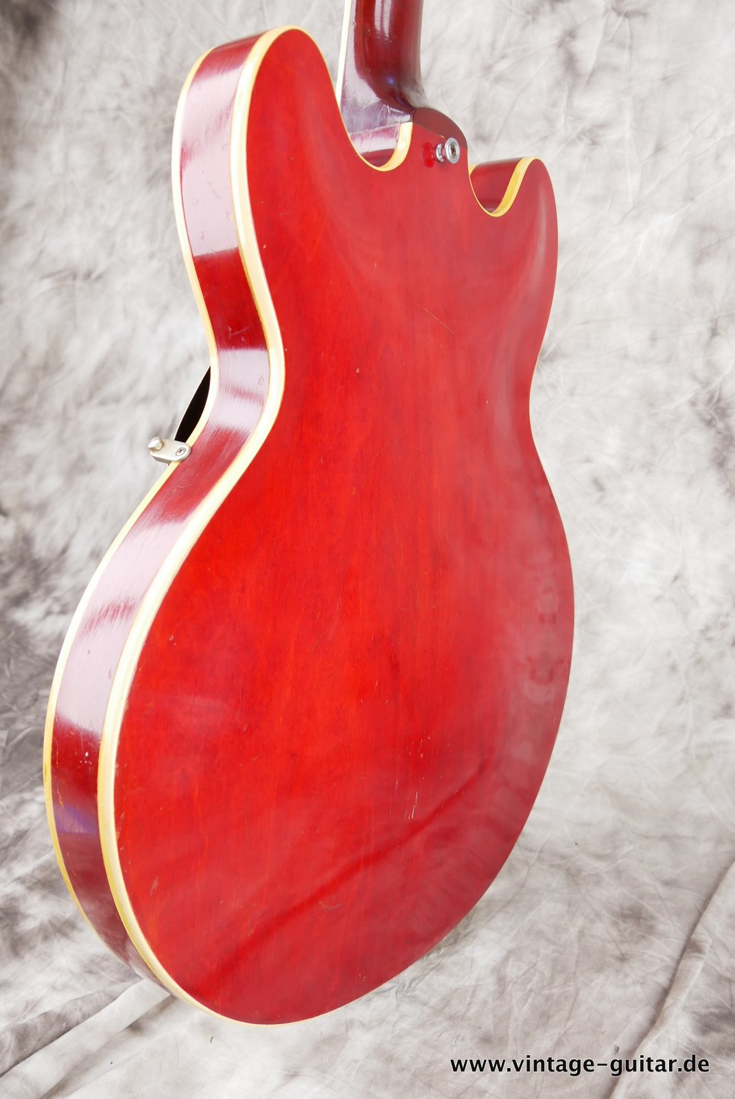 Gibson_ES_335_TDC_cherry_1964-007.JPG