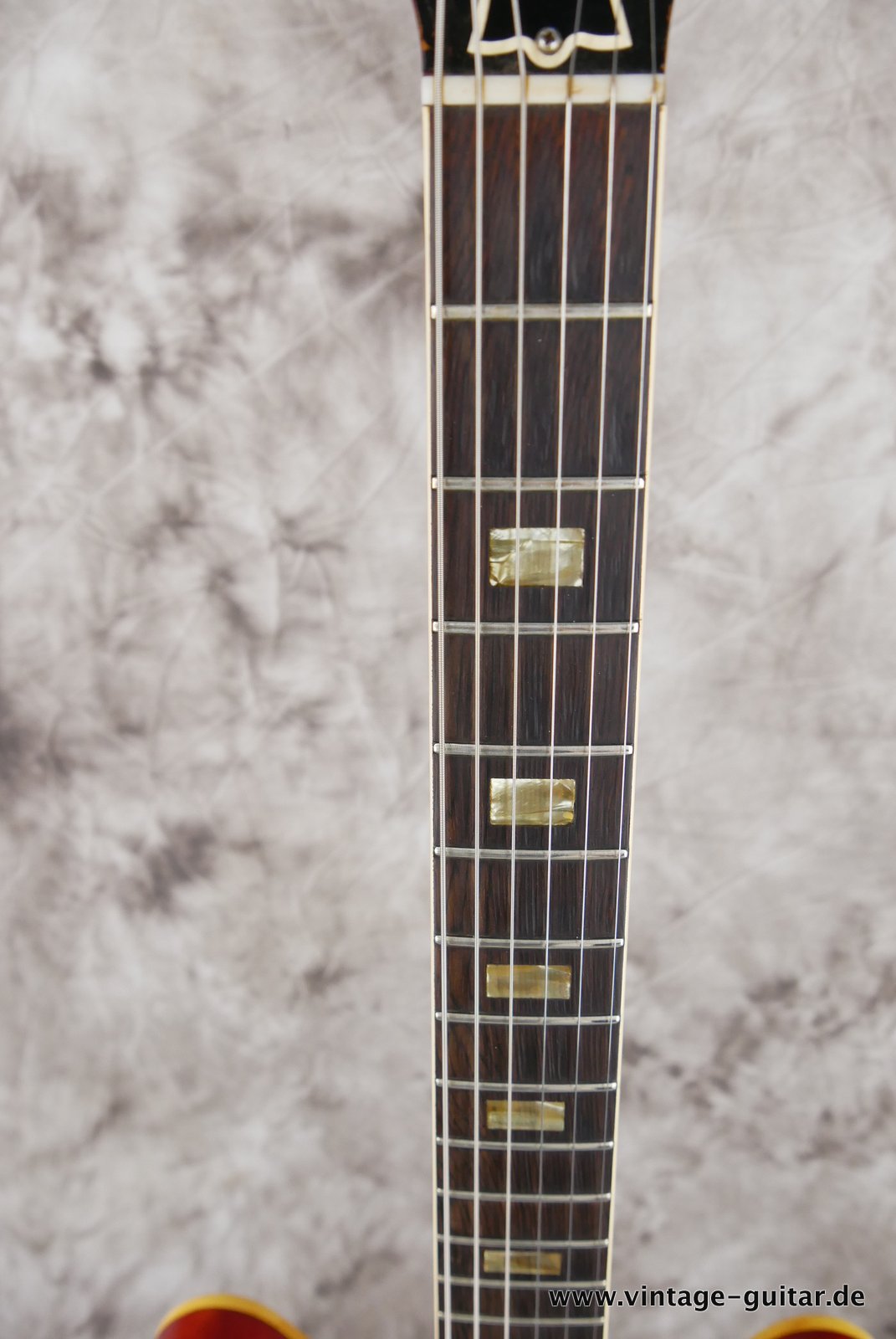 Gibson_ES_335_TDC_cherry_1964-012.JPG