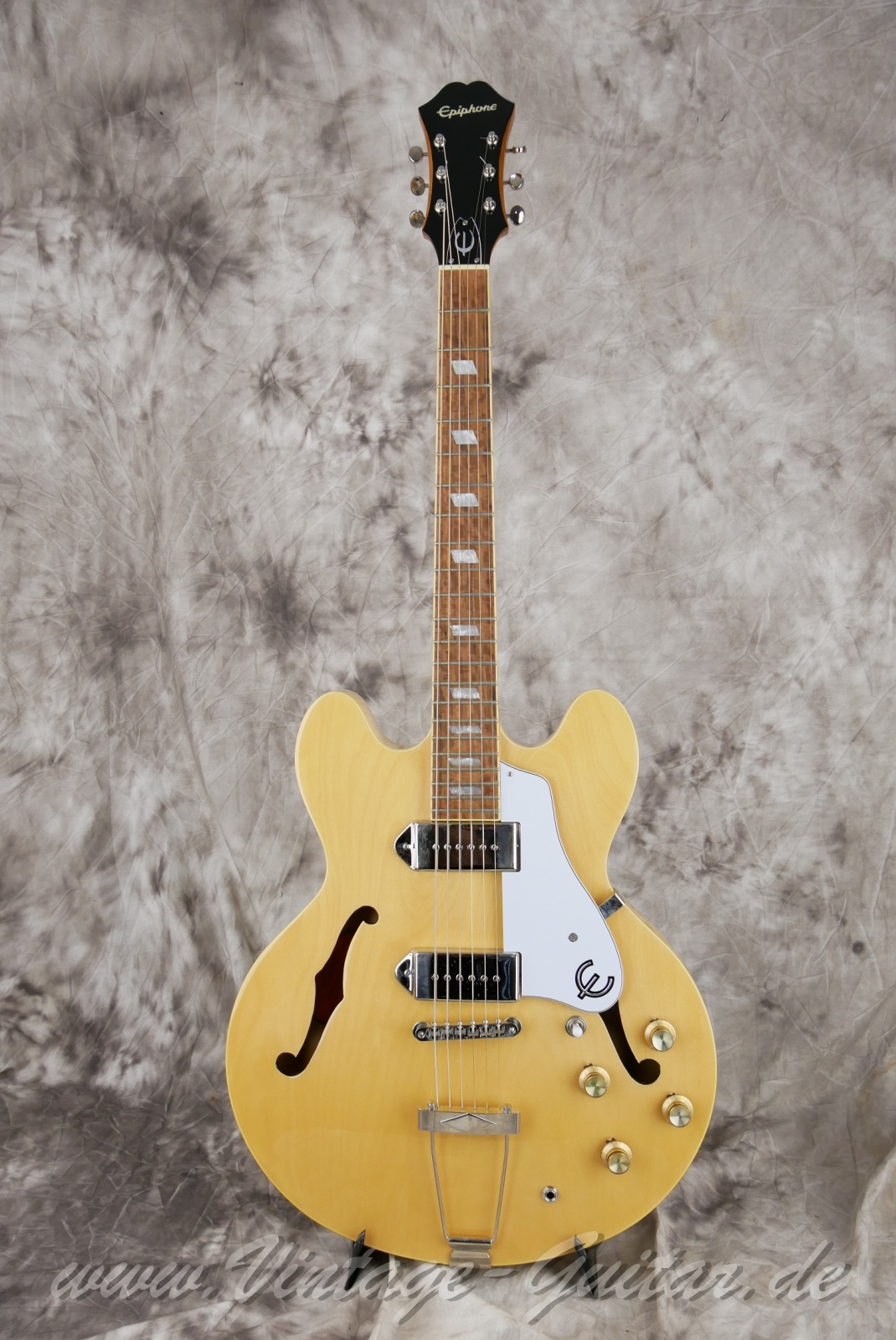 Epiphone_Casino_natural_China_2020-001.jpg