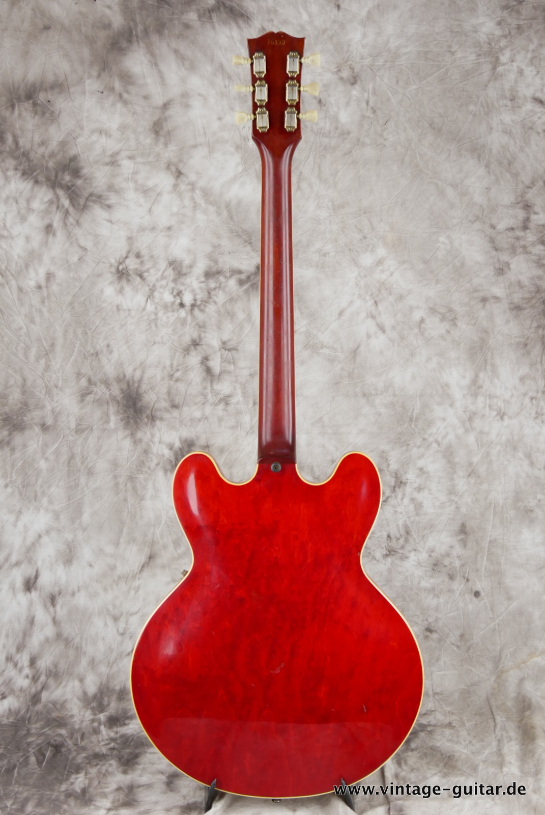 Gibson_ES_335_cherry_1962_pafs_abebridge-002.JPG