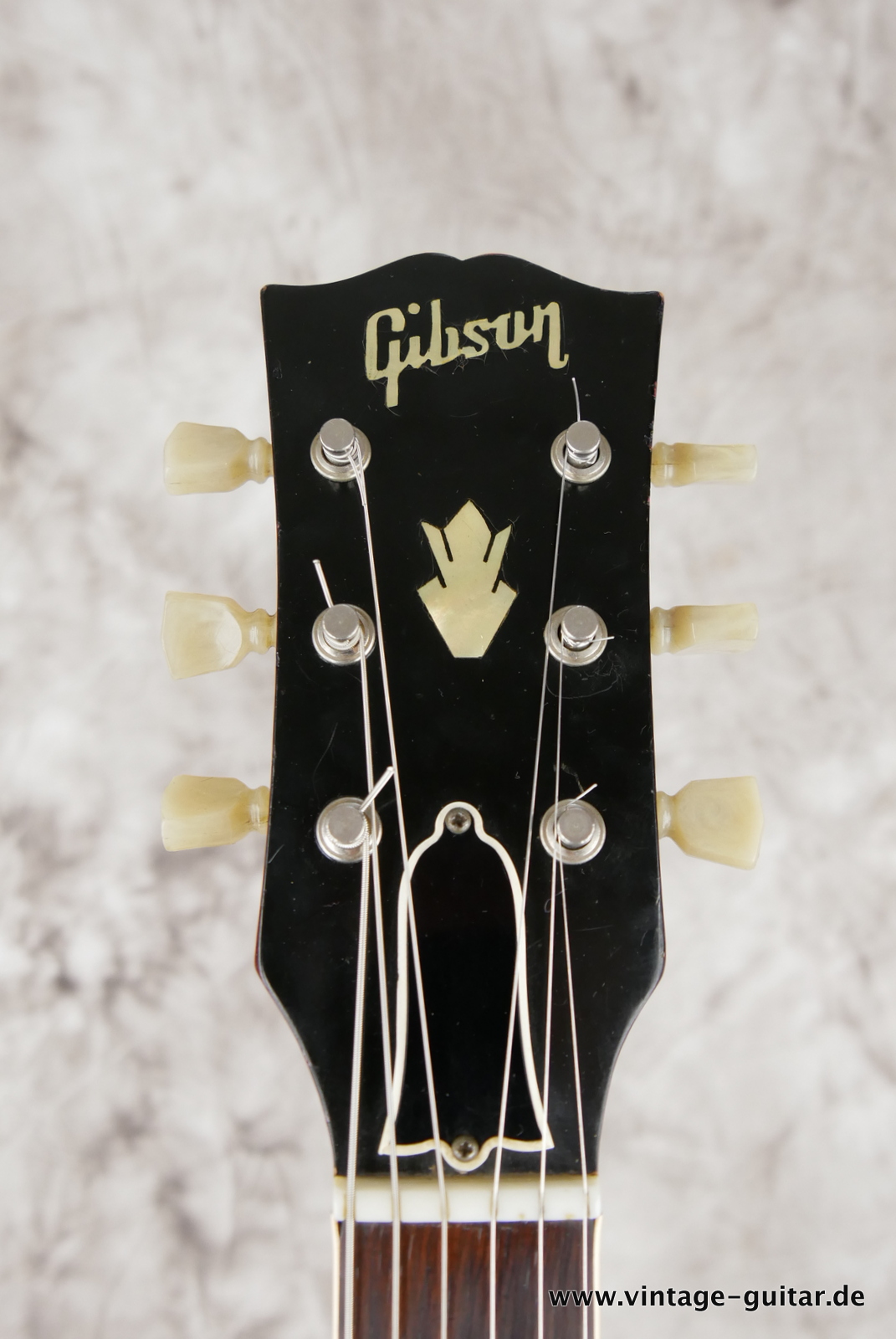 Gibson_ES_335_cherry_1962_pafs_abebridge-003.JPG