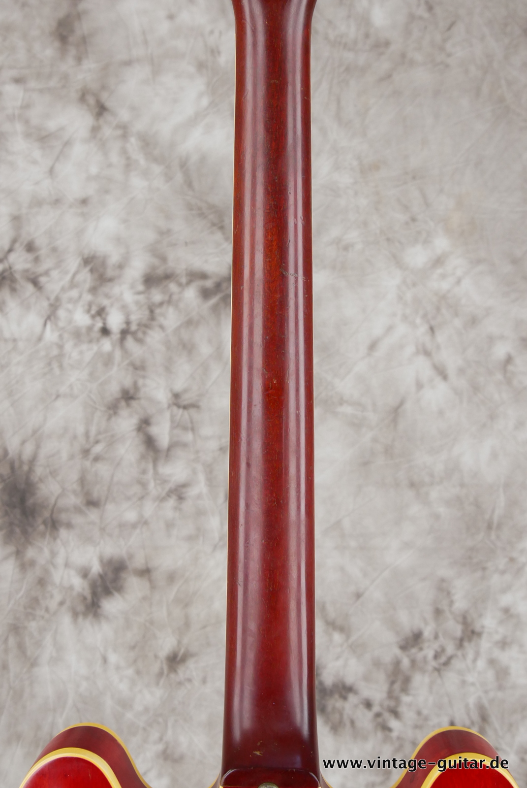 Gibson_ES_335_cherry_1962_pafs_abebridge-006.JPG