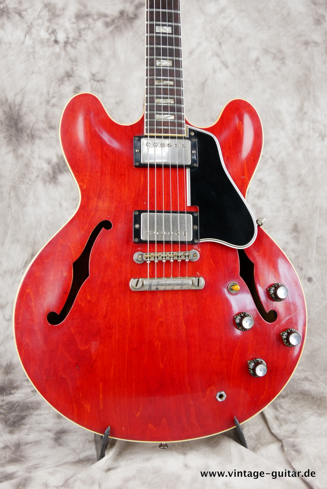 Gibson_ES_335_cherry_1962_pafs_abebridge-007.JPG