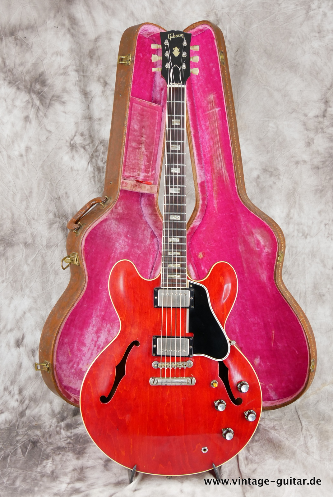 img/vintage/5368/Gibson_ES_335_cherry_1962_pafs_abebridge-022.JPG