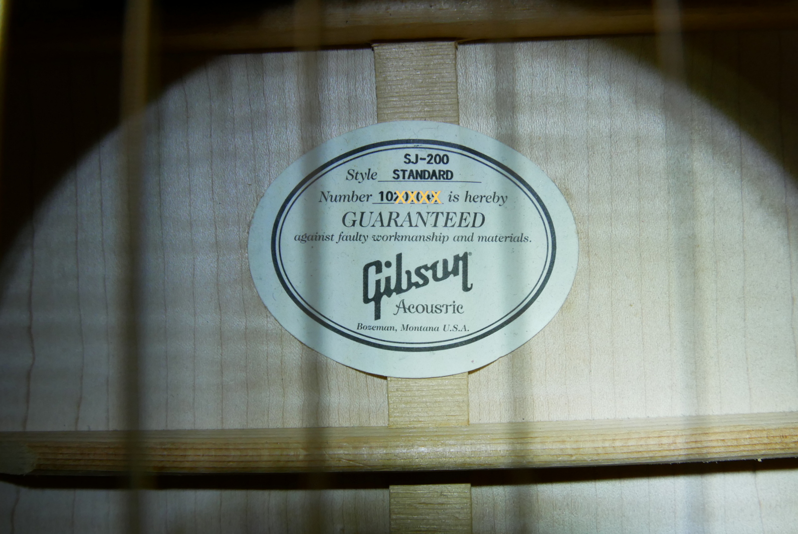 Gibson_SJ_200_standard_natural_2011_incl_case-016.JPG