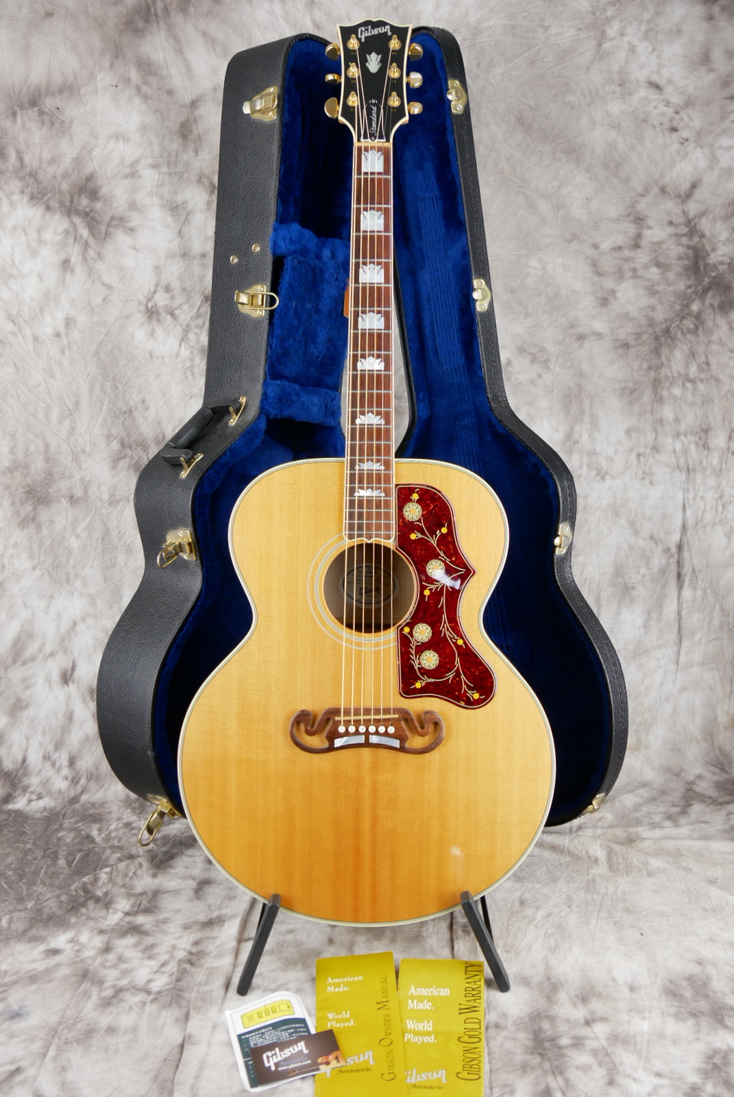 Gibson_SJ_200_standard_natural_2011_incl_case-017.JPG