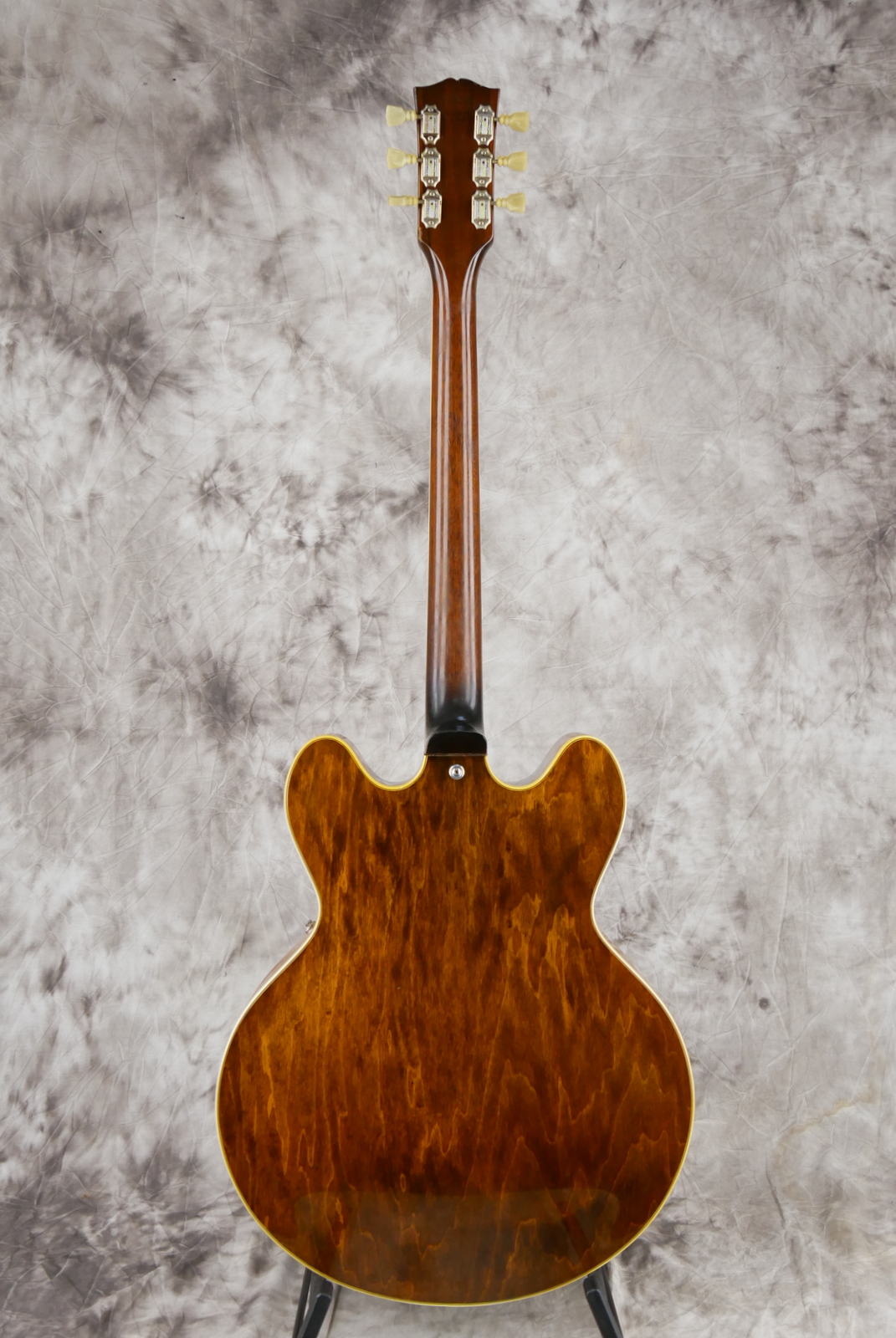 img/vintage/5371/Gibson_ES_150_D_1970_walnut_2,98kg_USA-002.JPG