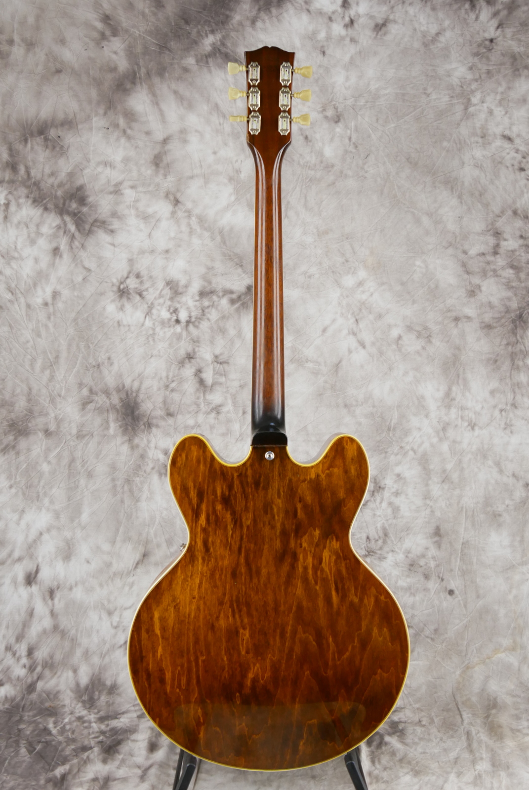 Gibson_ES_150_D_1970_walnut_2,98kg_USA-002.JPG