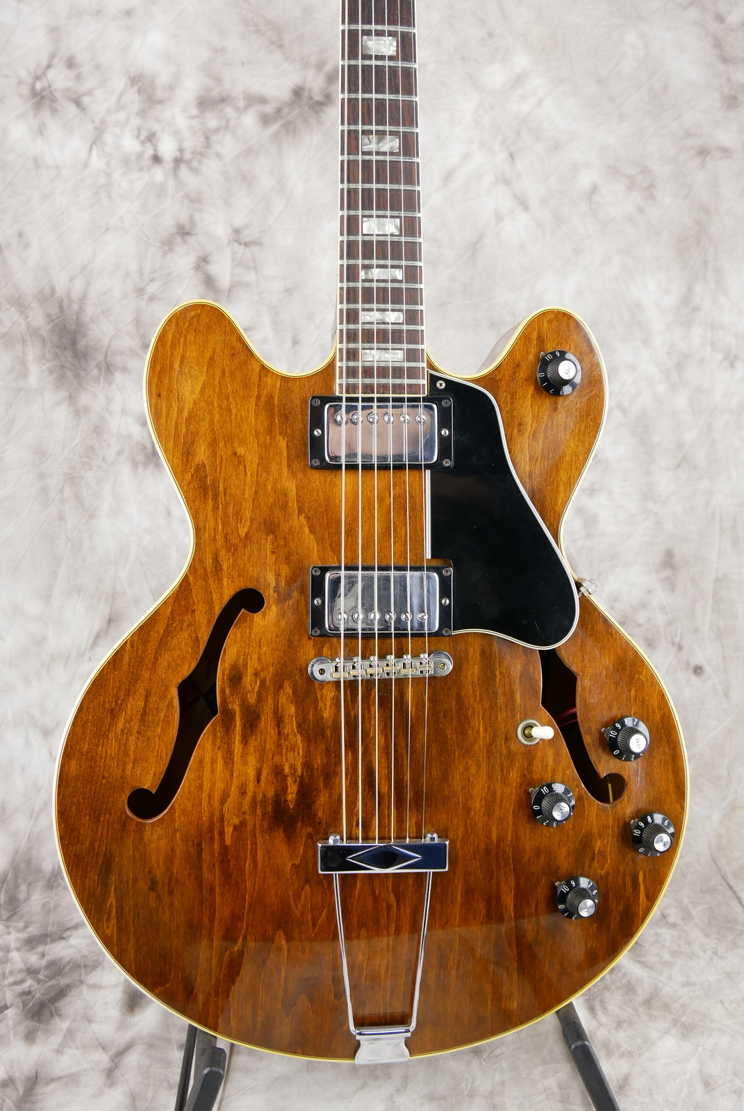 img/vintage/5371/Gibson_ES_150_D_1970_walnut_2,98kg_USA-007.JPG