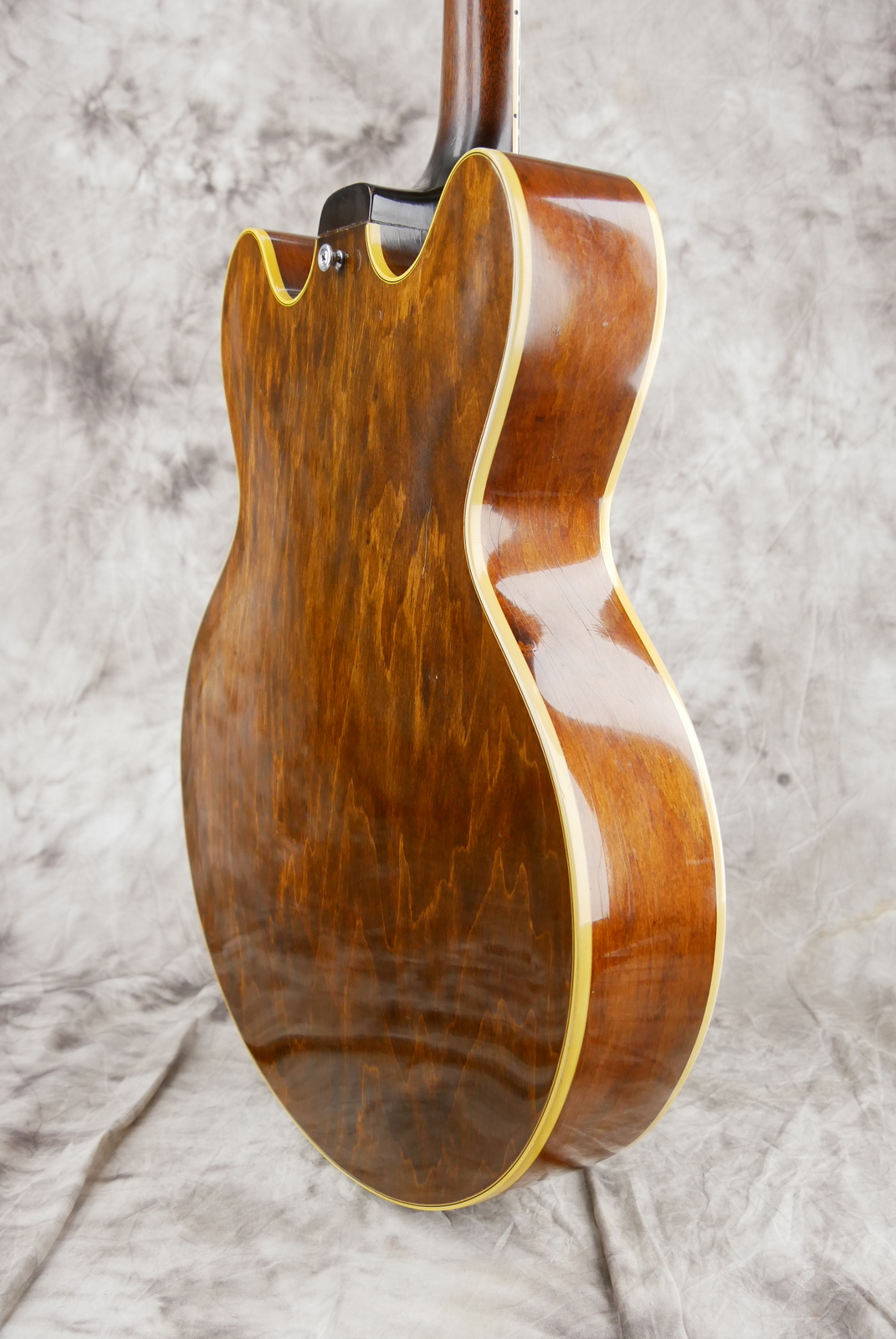 img/vintage/5371/Gibson_ES_150_D_1970_walnut_2,98kg_USA-012.JPG