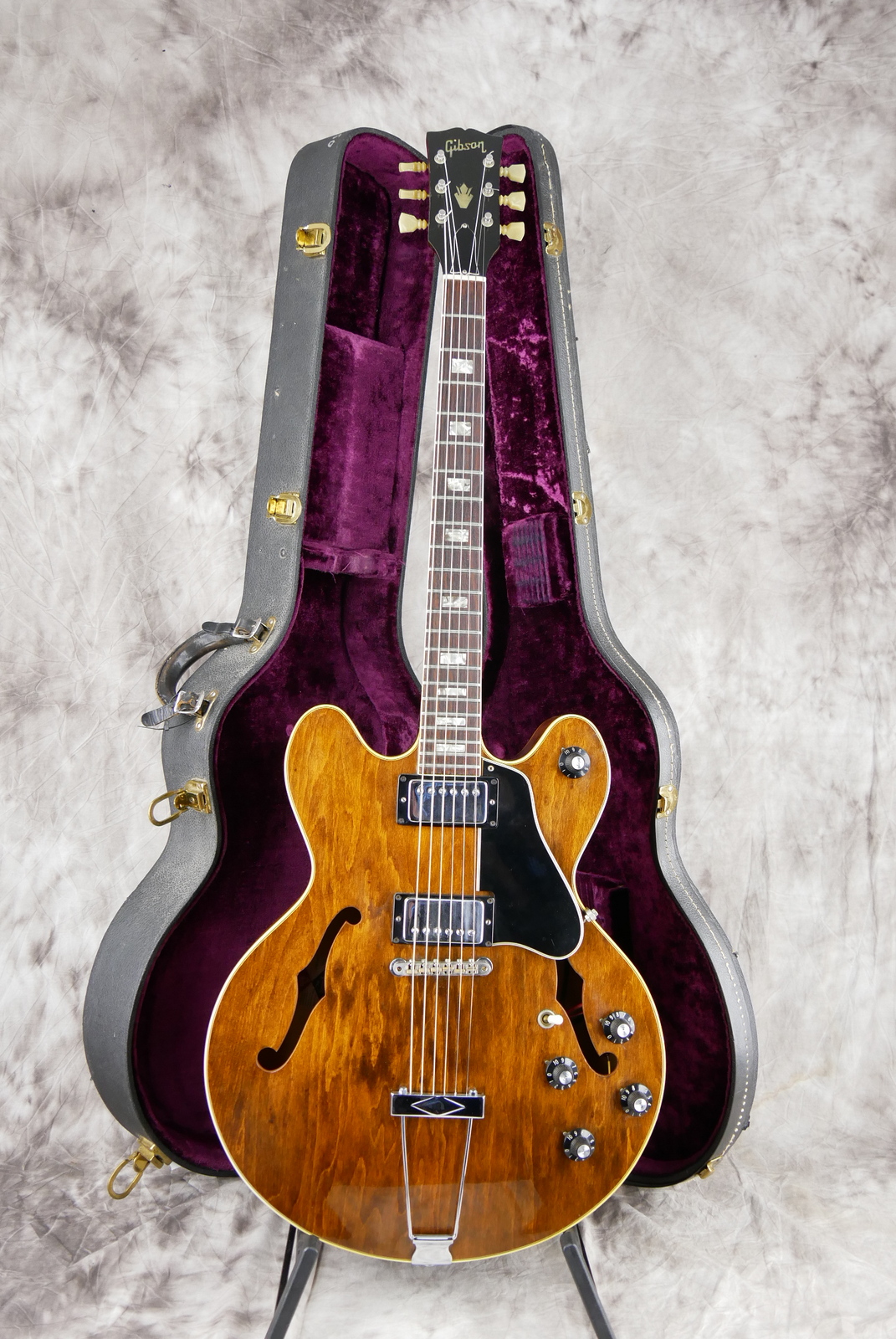 img/vintage/5371/Gibson_ES_150_D_1970_walnut_2,98kg_USA-023.JPG