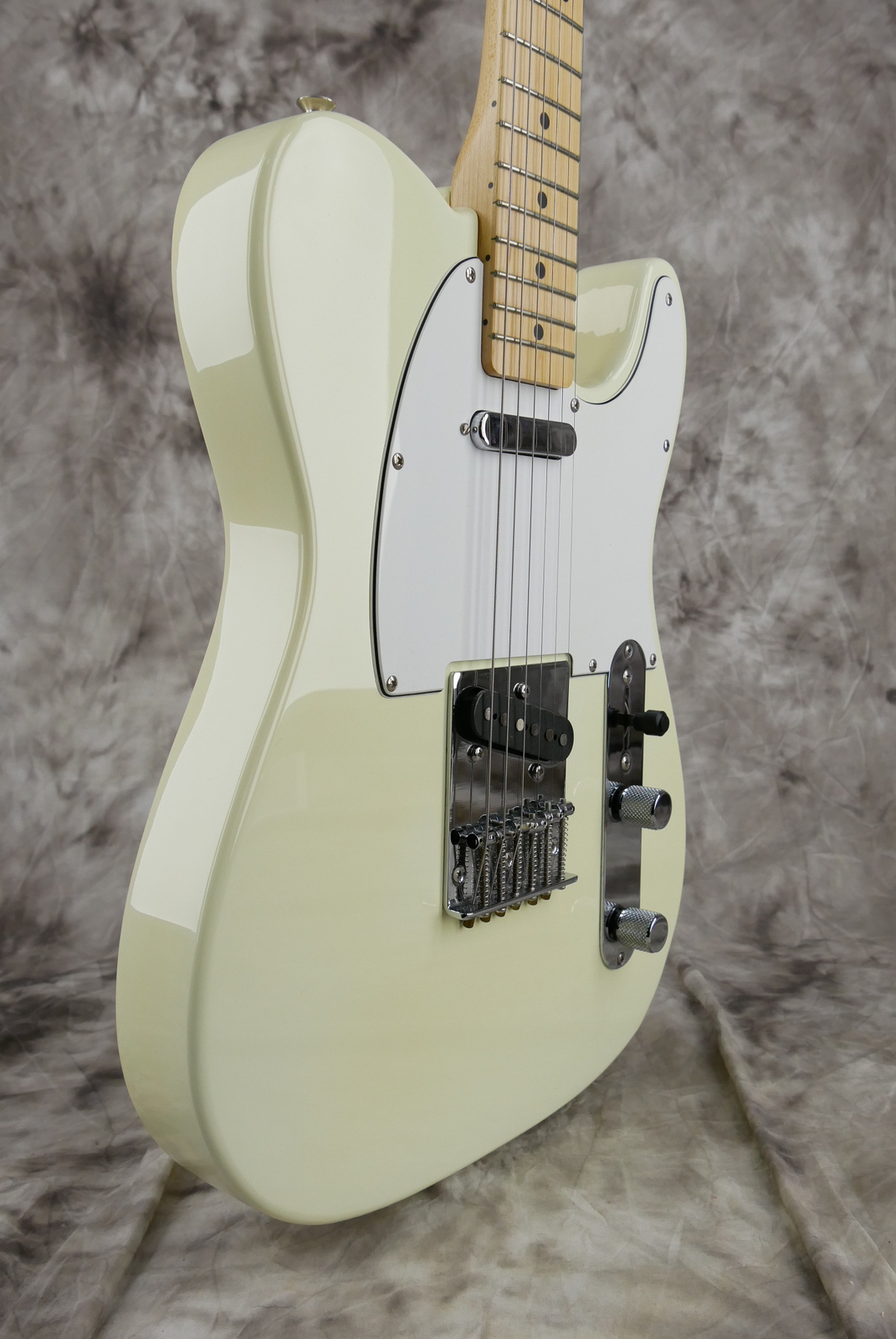 img/vintage/5372/Fender_Telecaster_50s_1992_olympic_white_exc_Mexico-009.JPG