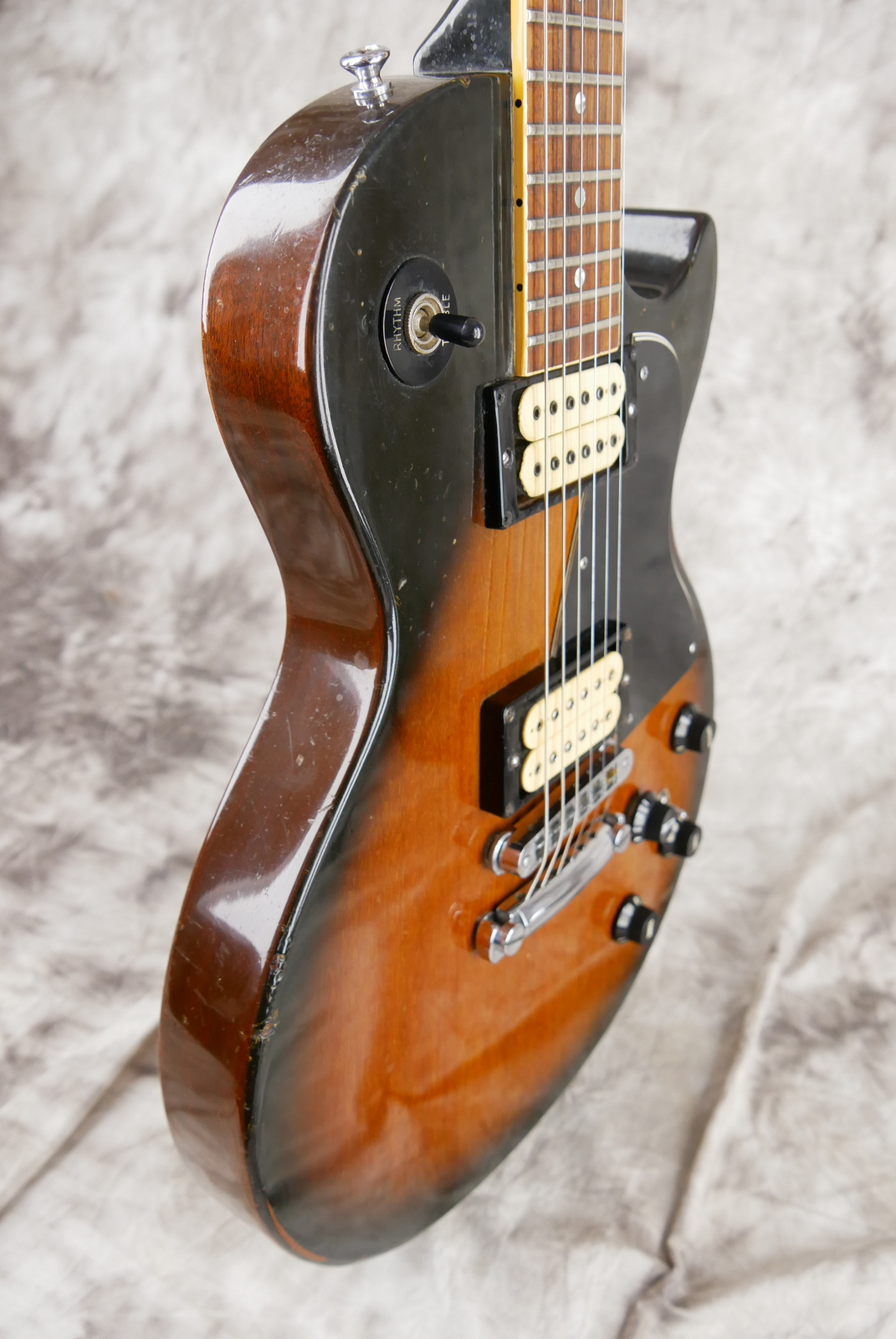 img/vintage/5378/Gibson_Les_Paul_Special_55_77_USA_sunburst_1977-005.JPG