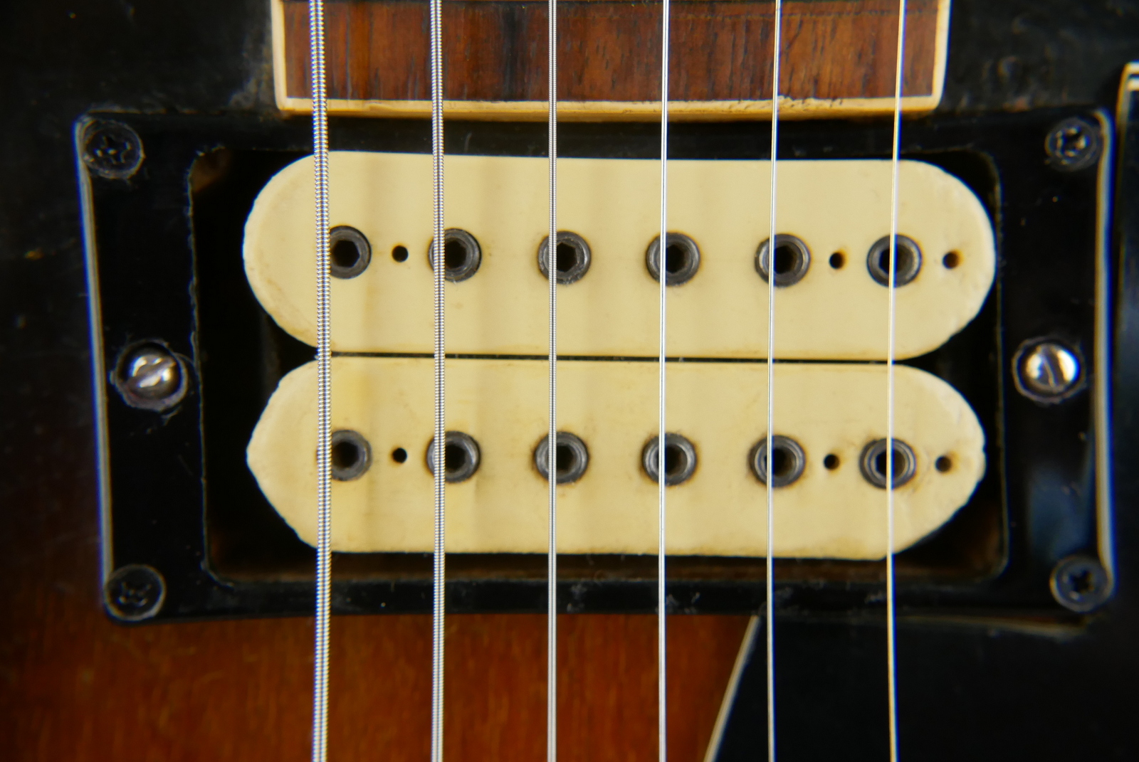 img/vintage/5378/Gibson_Les_Paul_Special_55_77_USA_sunburst_1977-016.JPG