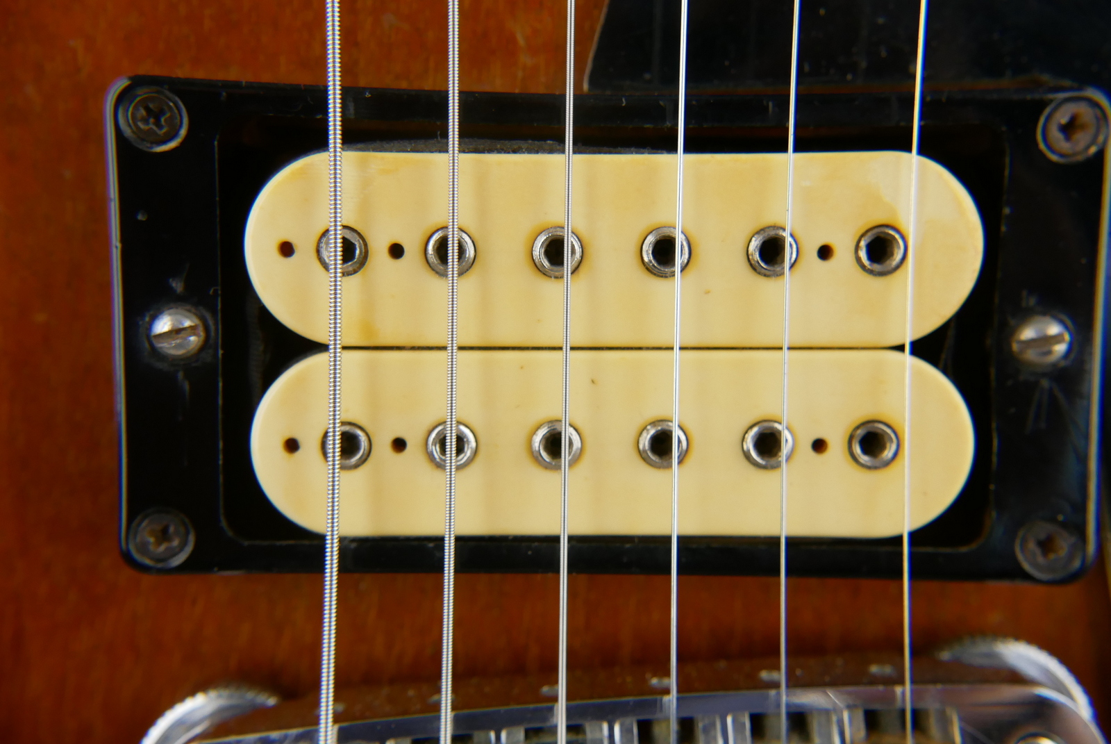 img/vintage/5378/Gibson_Les_Paul_Special_55_77_USA_sunburst_1977-017.JPG