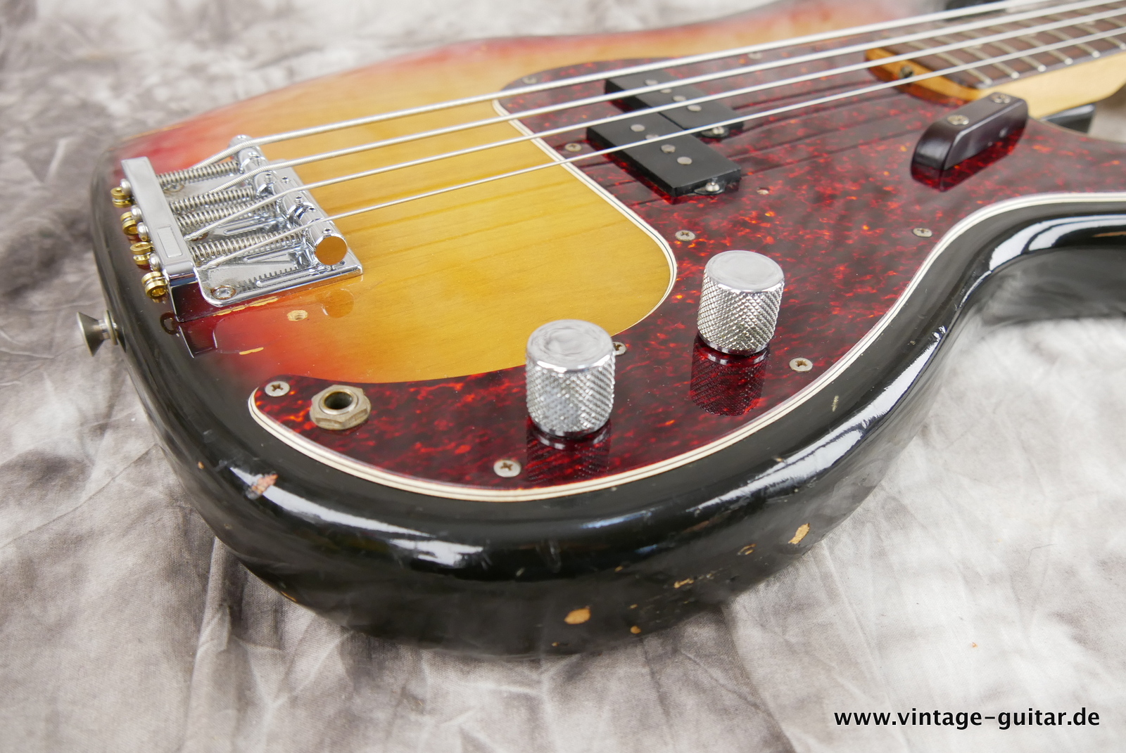Fender-Precision-Bass-1973-sunburst-021.JPG