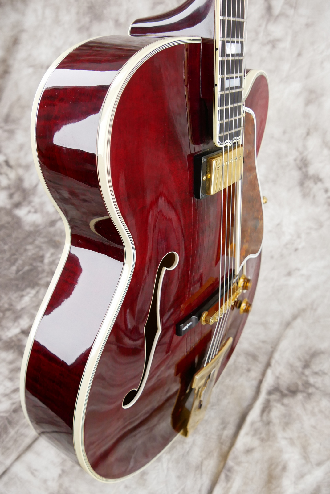 img/vintage/5383/Gibson_L_5_Wes_Montgomery_USA_wine_red_1998-005.JPG
