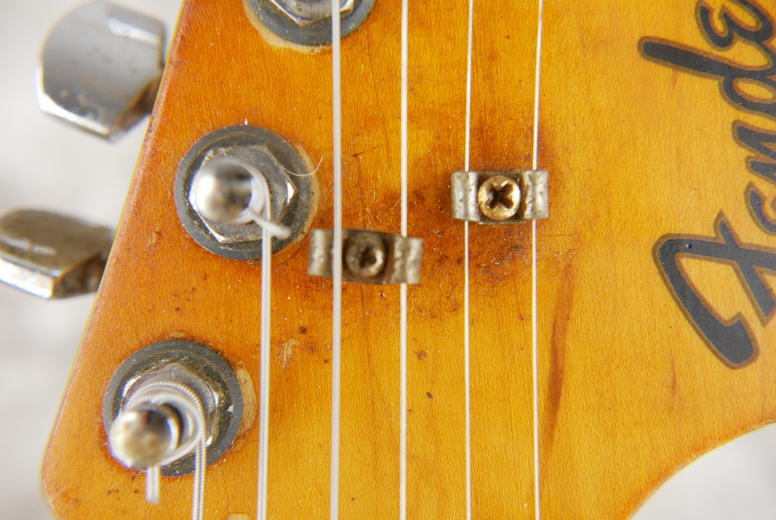 img/vintage/5388/Fender_Stratocaster_one_humbucker_tinkered_black_1971_73-014.JPG
