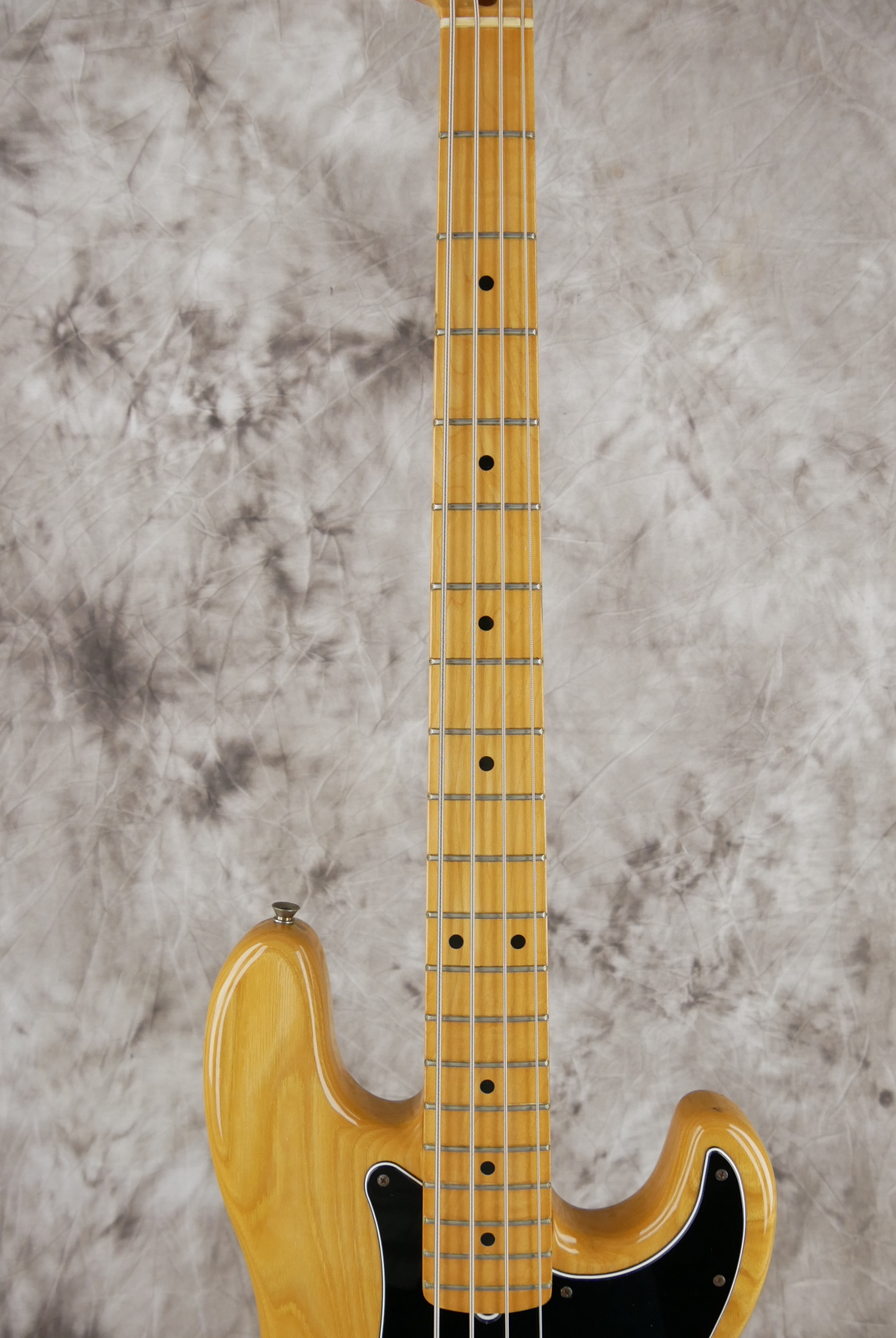 Fernandes_Precision_natural_Japan_1980-011.JPG