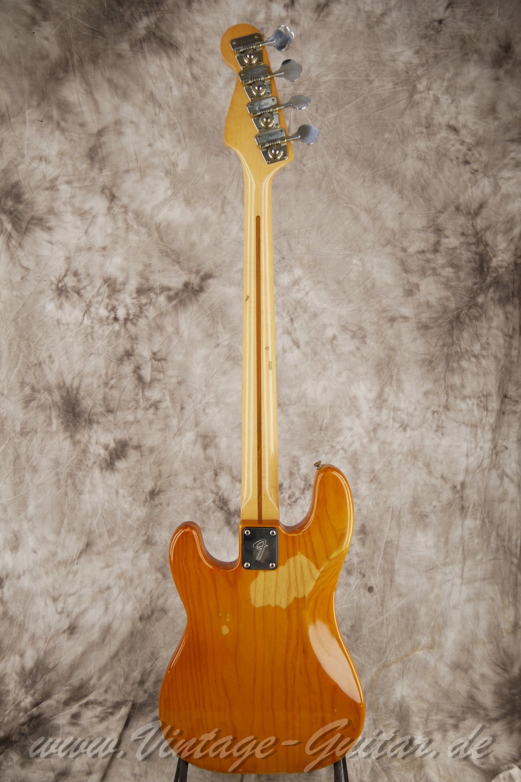 img/vintage/5393/Fender_Precision_bass_Baujahr_1980_USA_natural-002.jpg