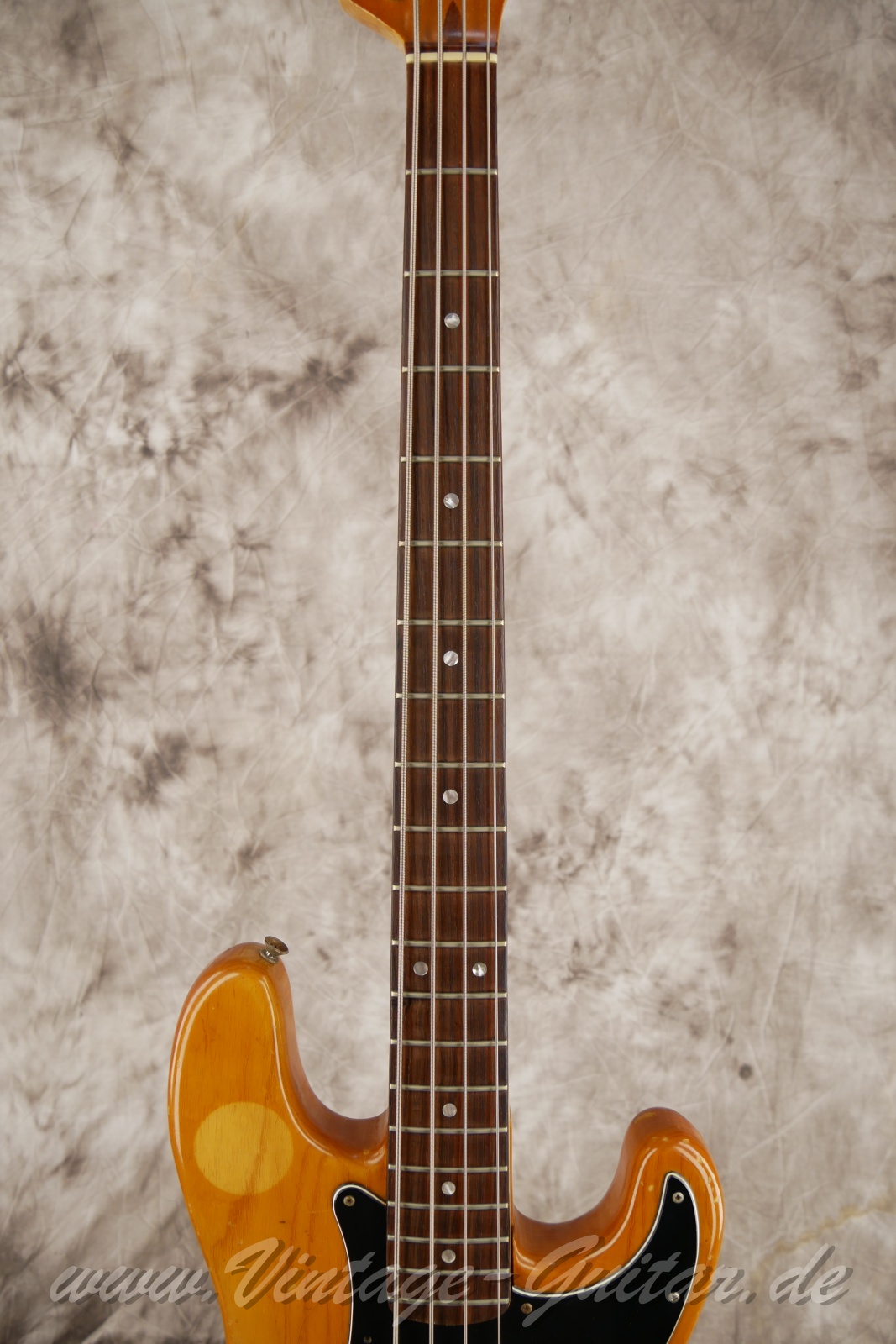 img/vintage/5393/Fender_Precision_bass_Baujahr_1980_USA_natural-005.jpg