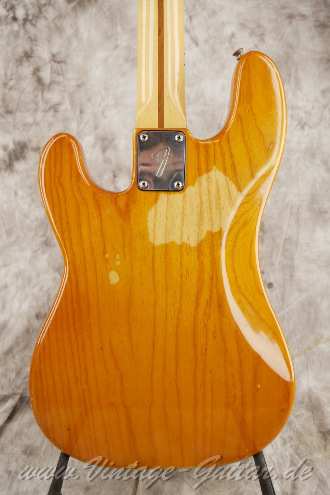 img/vintage/5393/Fender_Precision_bass_Baujahr_1980_USA_natural-008.jpg