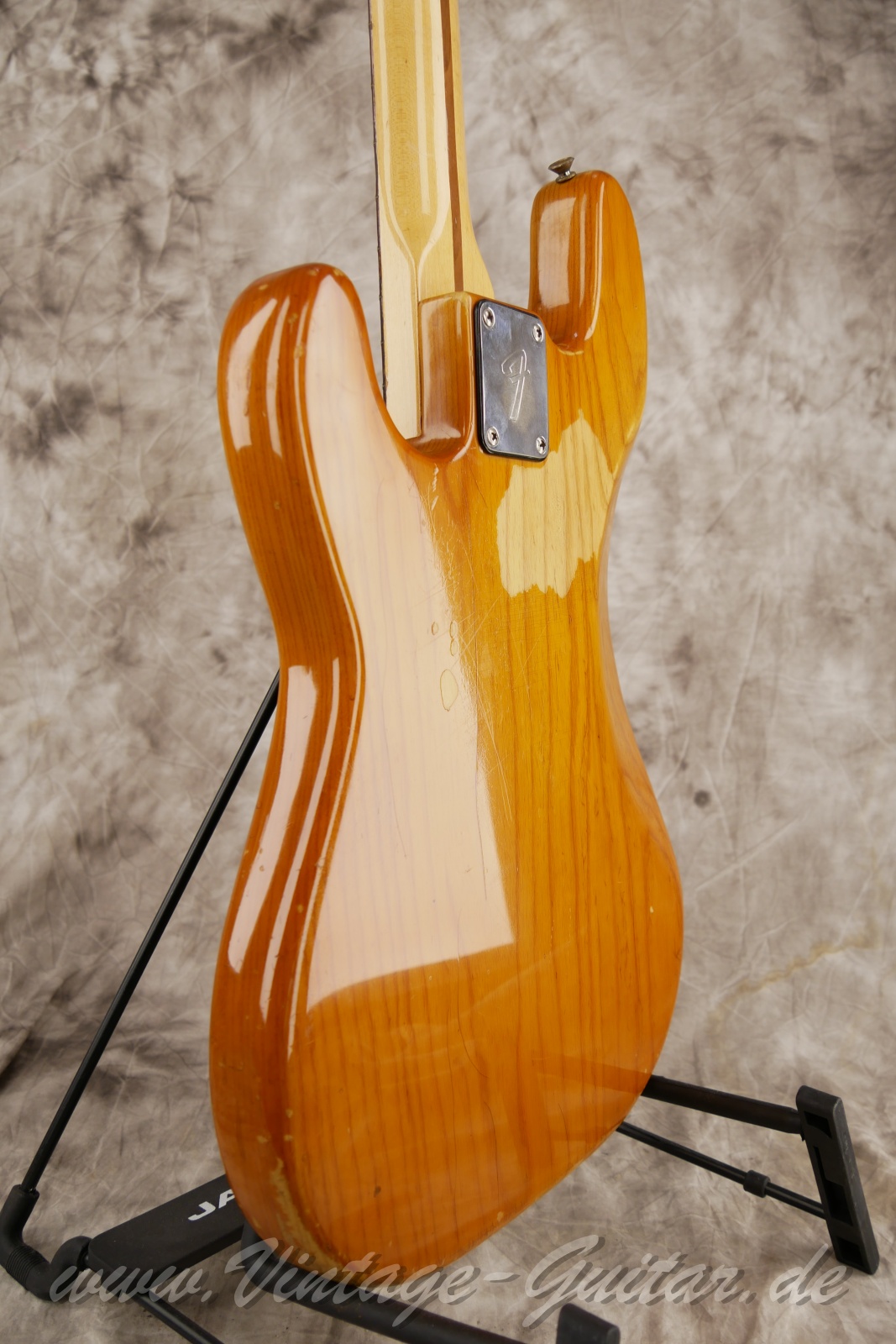 img/vintage/5393/Fender_Precision_bass_Baujahr_1980_USA_natural-011.jpg