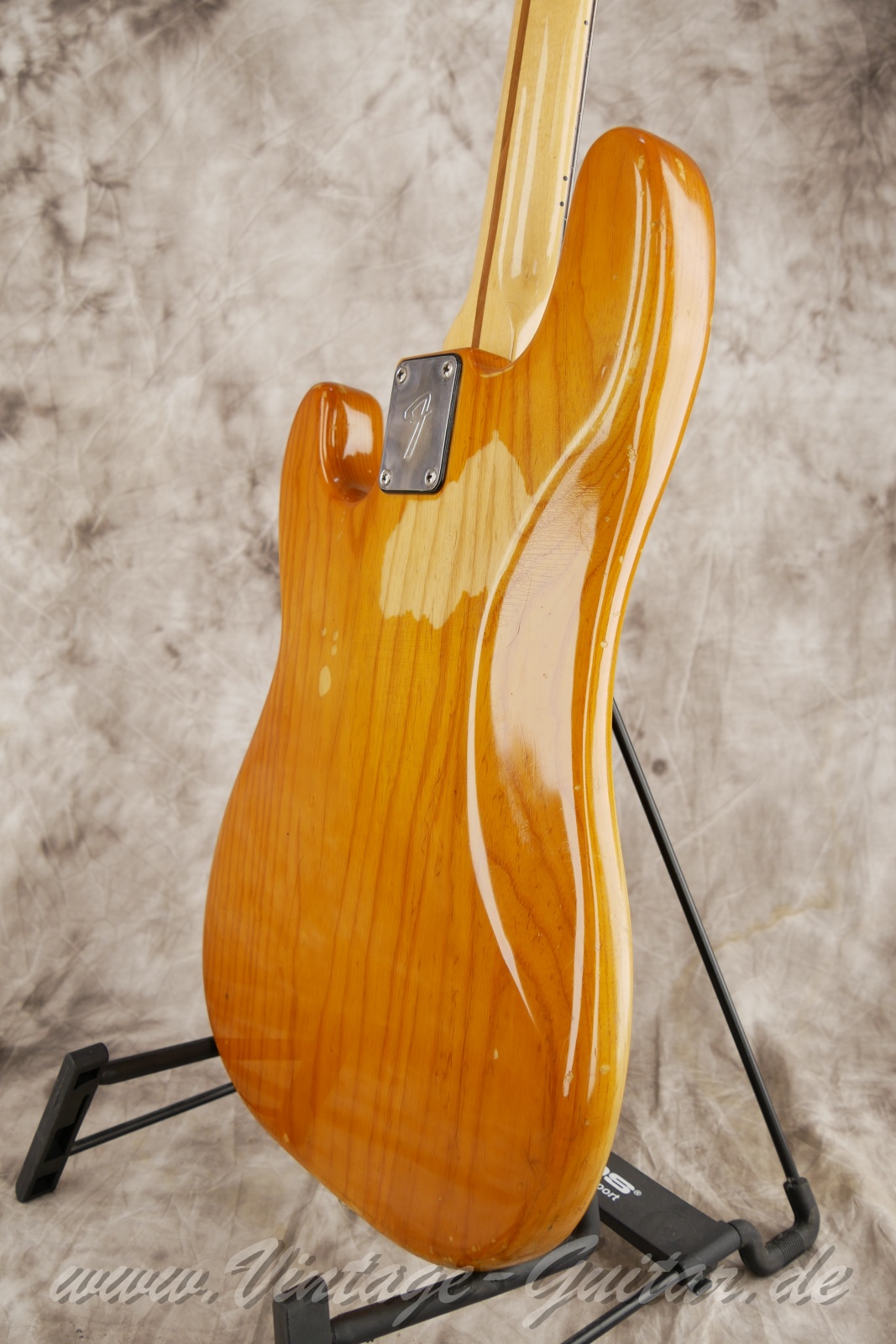 img/vintage/5393/Fender_Precision_bass_Baujahr_1980_USA_natural-012.jpg