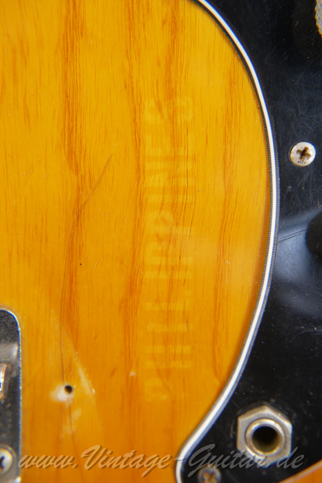 img/vintage/5393/Fender_Precision_bass_Baujahr_1980_USA_natural-013.jpg