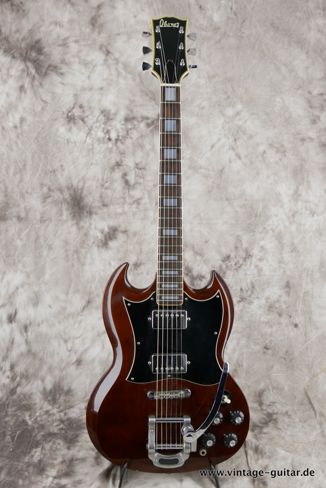 Ibanez_2354_SG_copy_1973_brown_Japan_Bigsby-001.JPG