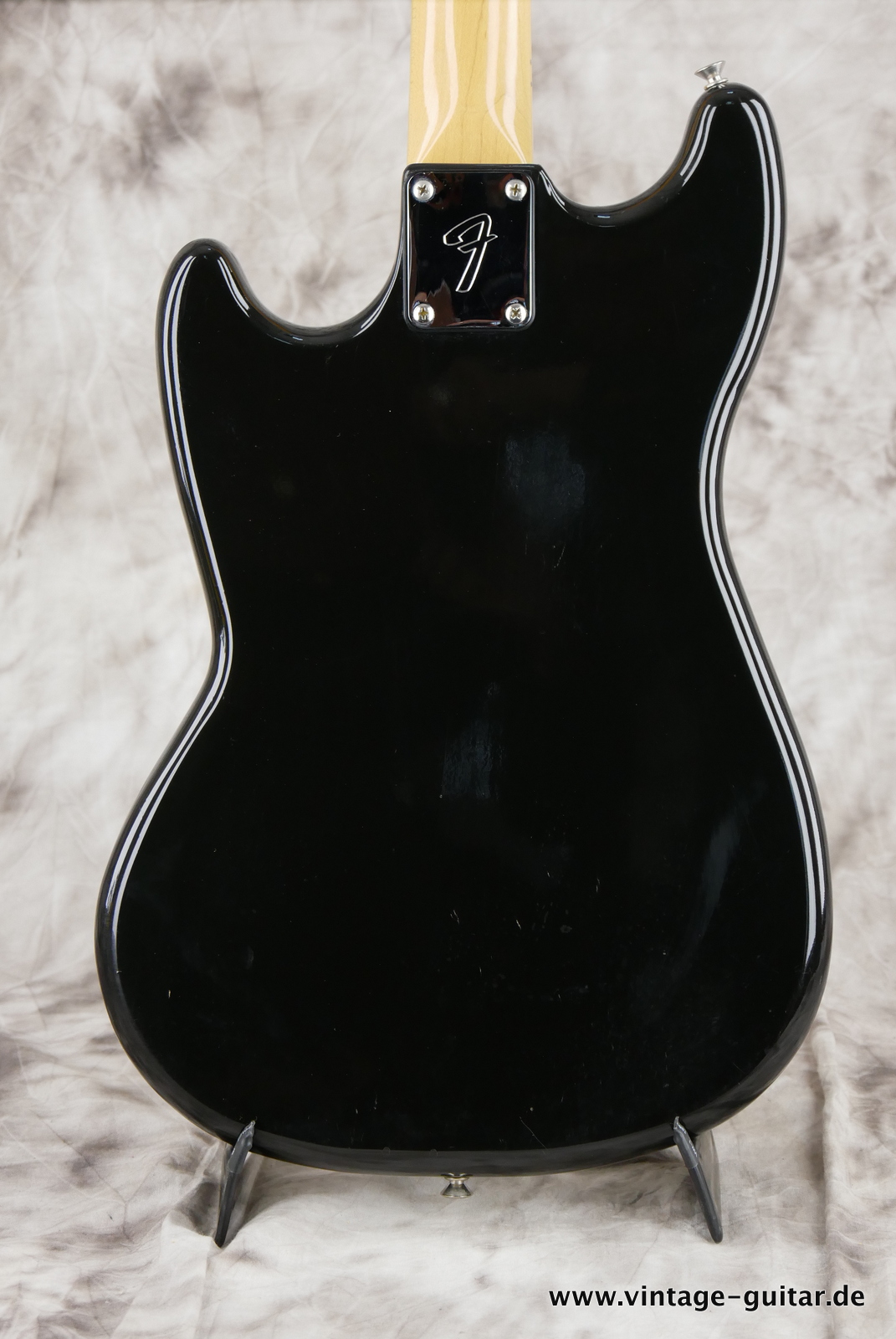 img/vintage/5395/Fender_Musicmaster_bass_short_scale_1977_black-008.JPG