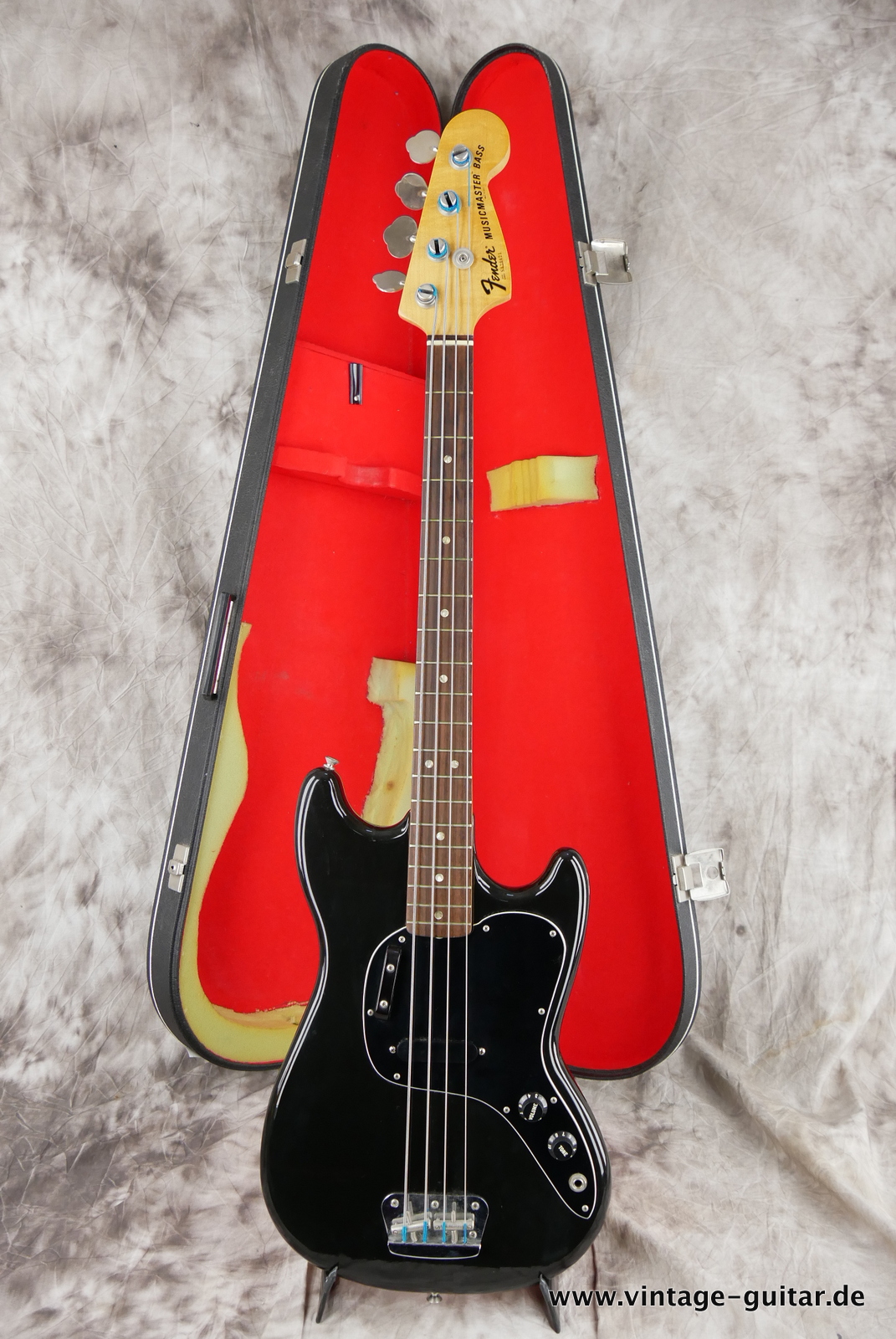 img/vintage/5395/Fender_Musicmaster_bass_short_scale_1977_black-013.JPG