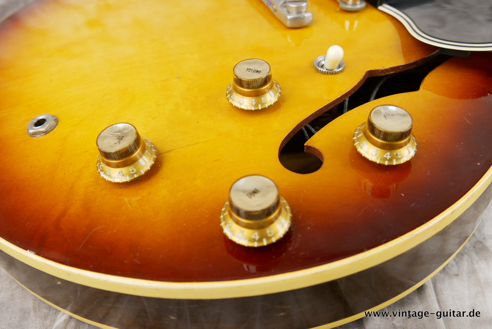 Gibson-ES-335-TD-Dot-1961-PAFs-024.JPG