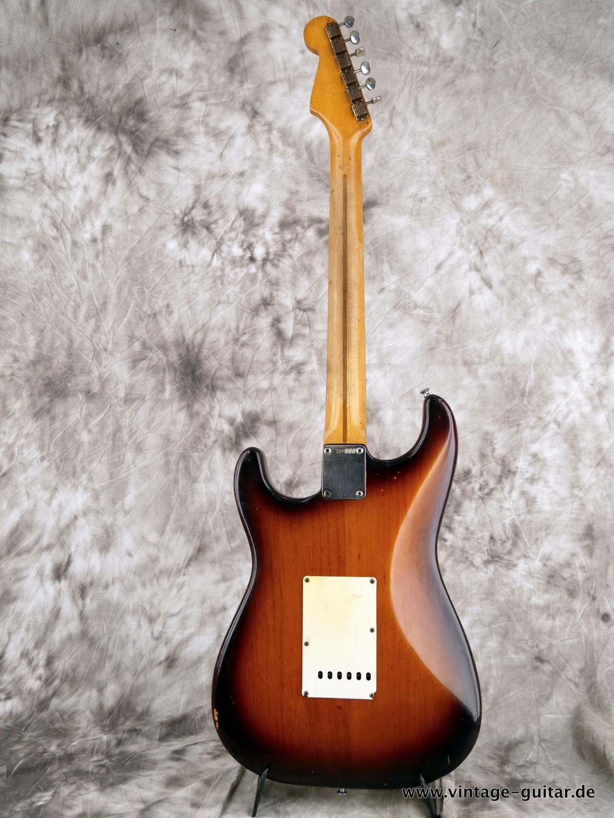 img/vintage/5397/Fender-Stratocaster-1958-sunburst-002.JPG