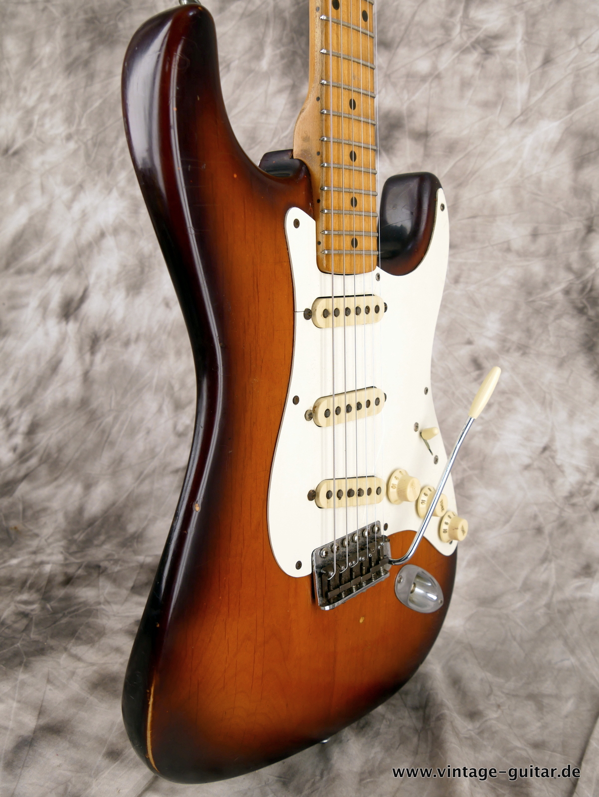img/vintage/5397/Fender-Stratocaster-1958-sunburst-005.JPG