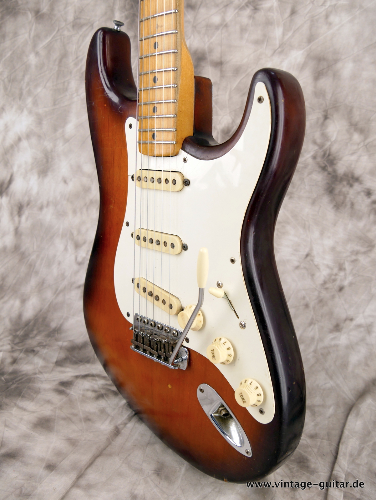 img/vintage/5397/Fender-Stratocaster-1958-sunburst-006.JPG