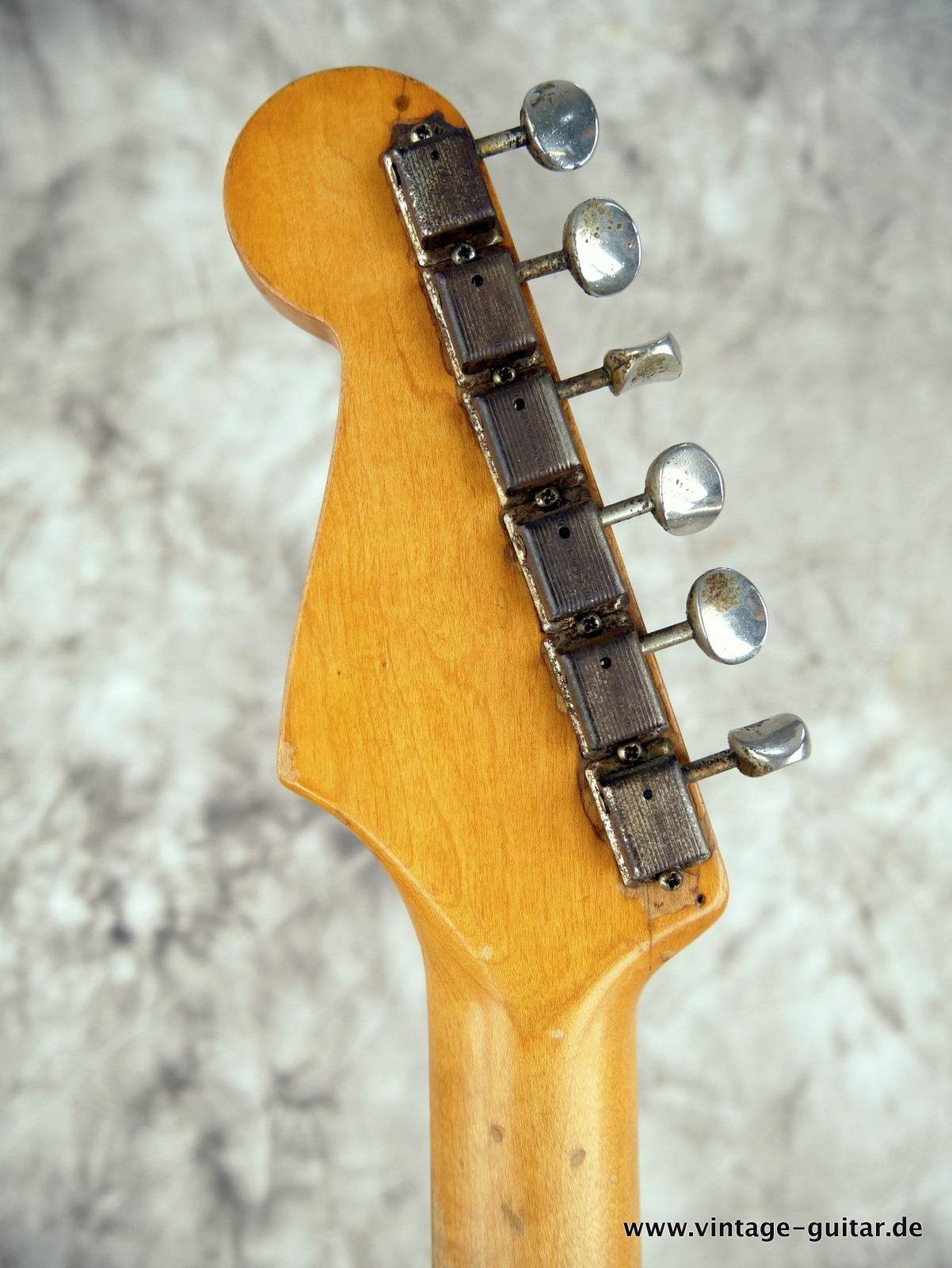 Fender-Stratocaster-1958-sunburst-010.JPG