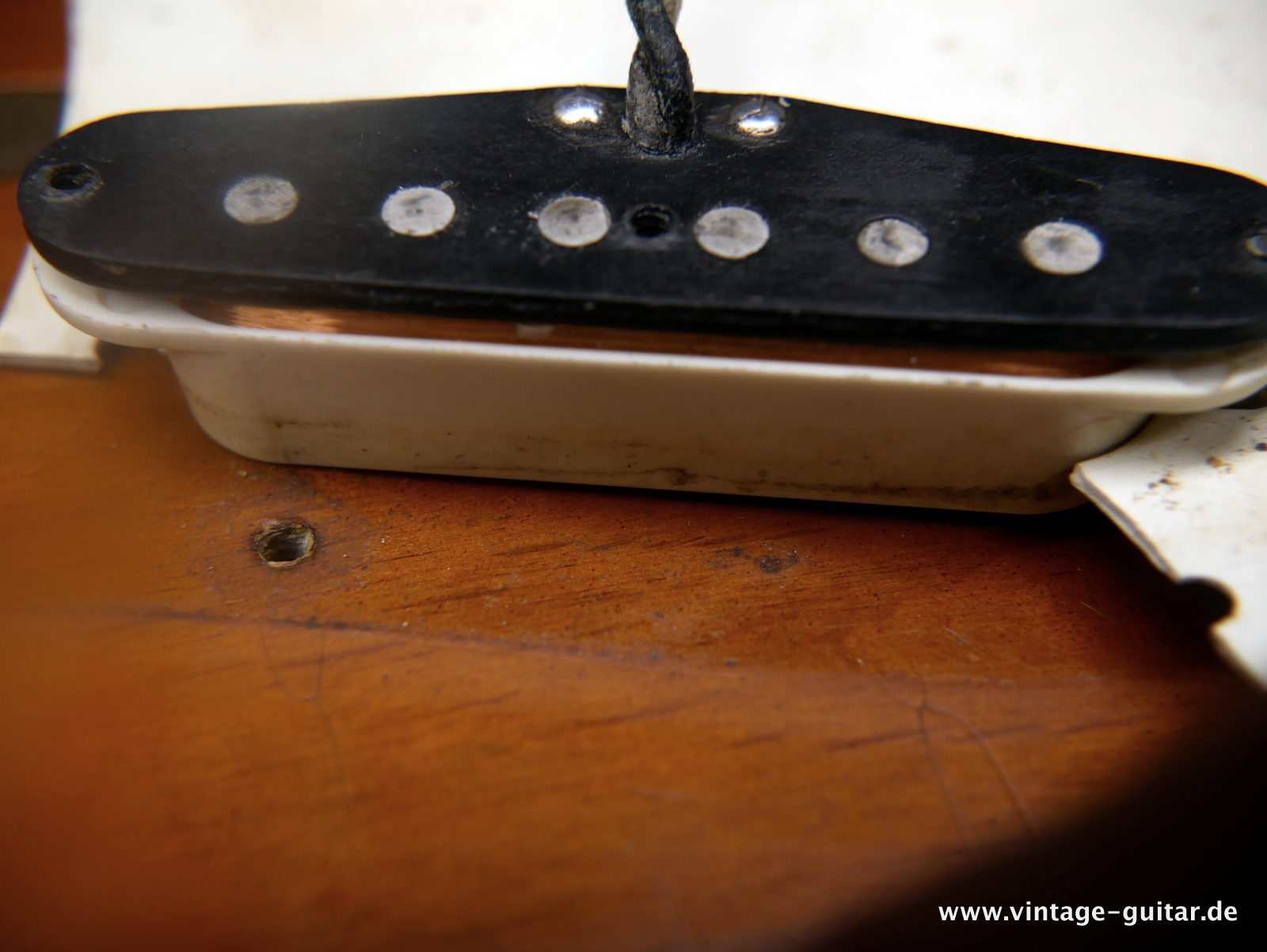 img/vintage/5397/Fender-Stratocaster-1958-sunburst-029.JPG